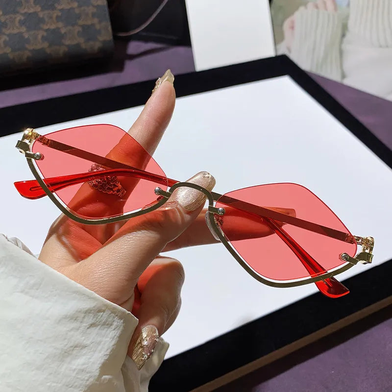 Cat Eye Sunglasses with Gold Metal Frame 