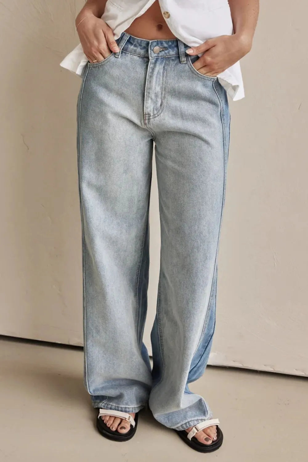Contrast Straight Leg Jeans with Pockets 