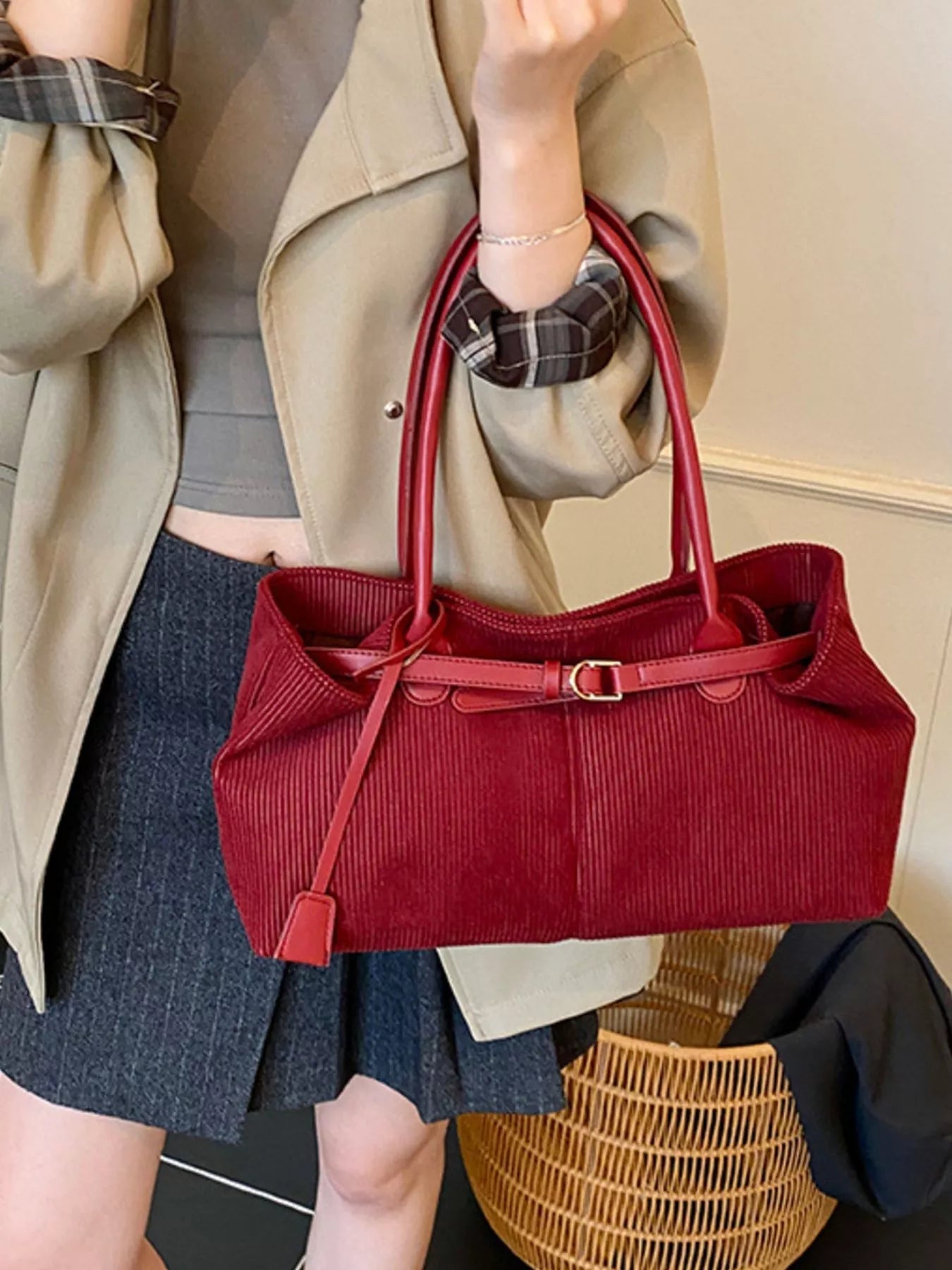 Buckle Decor Shoulder Bag 