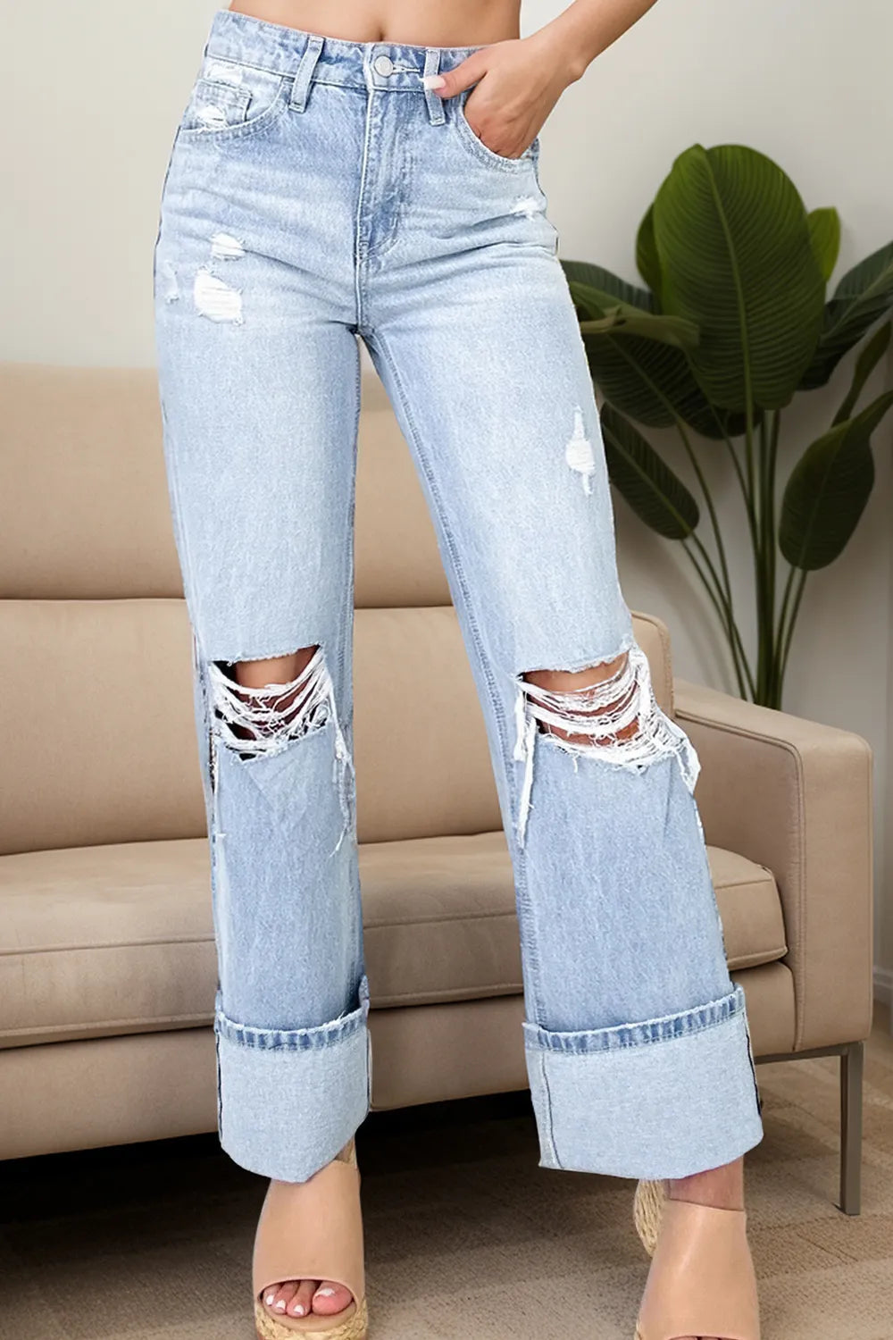 Distressed High Waist Jeans with Pockets 