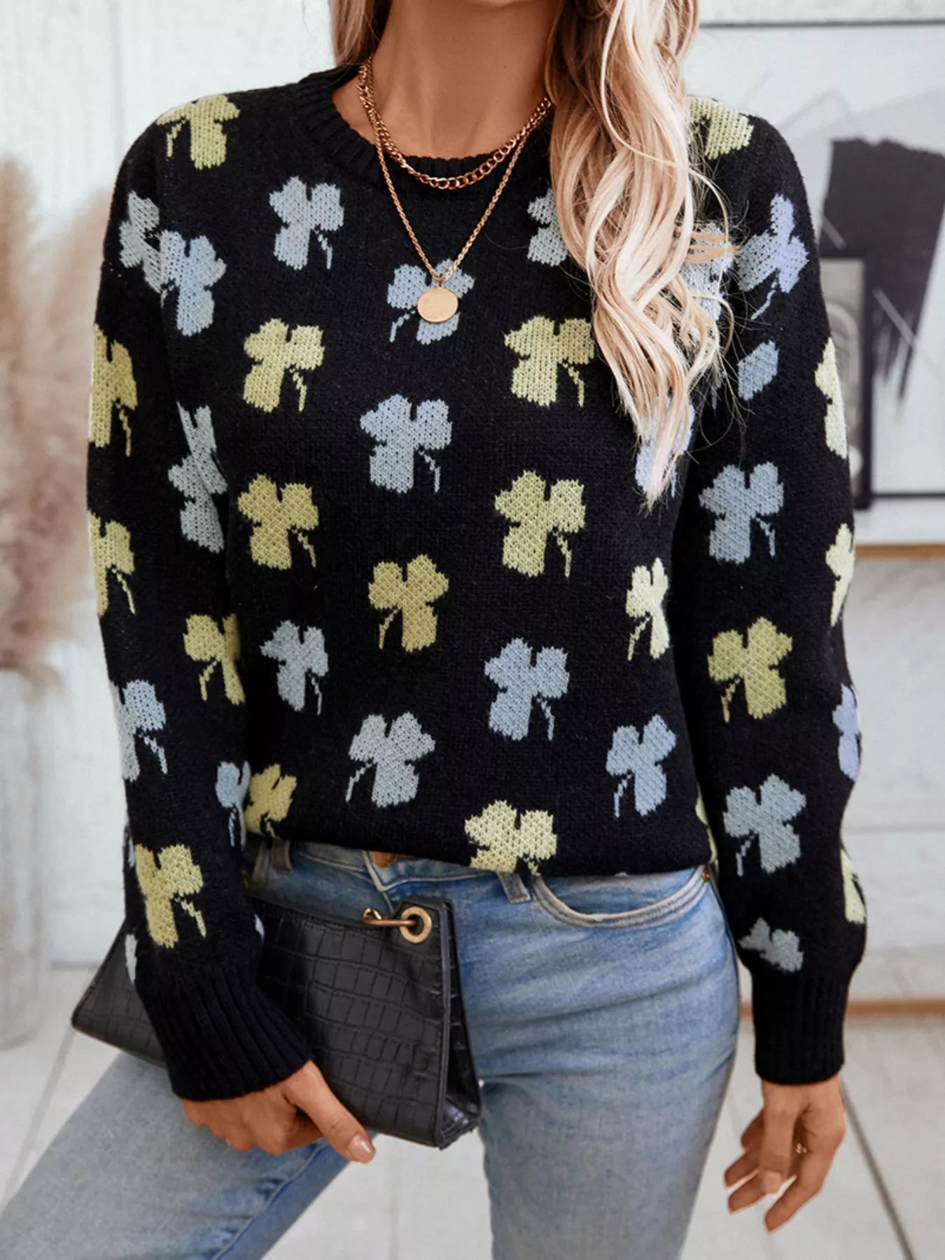 Clover Round Neck Long Sleeve Sweater 