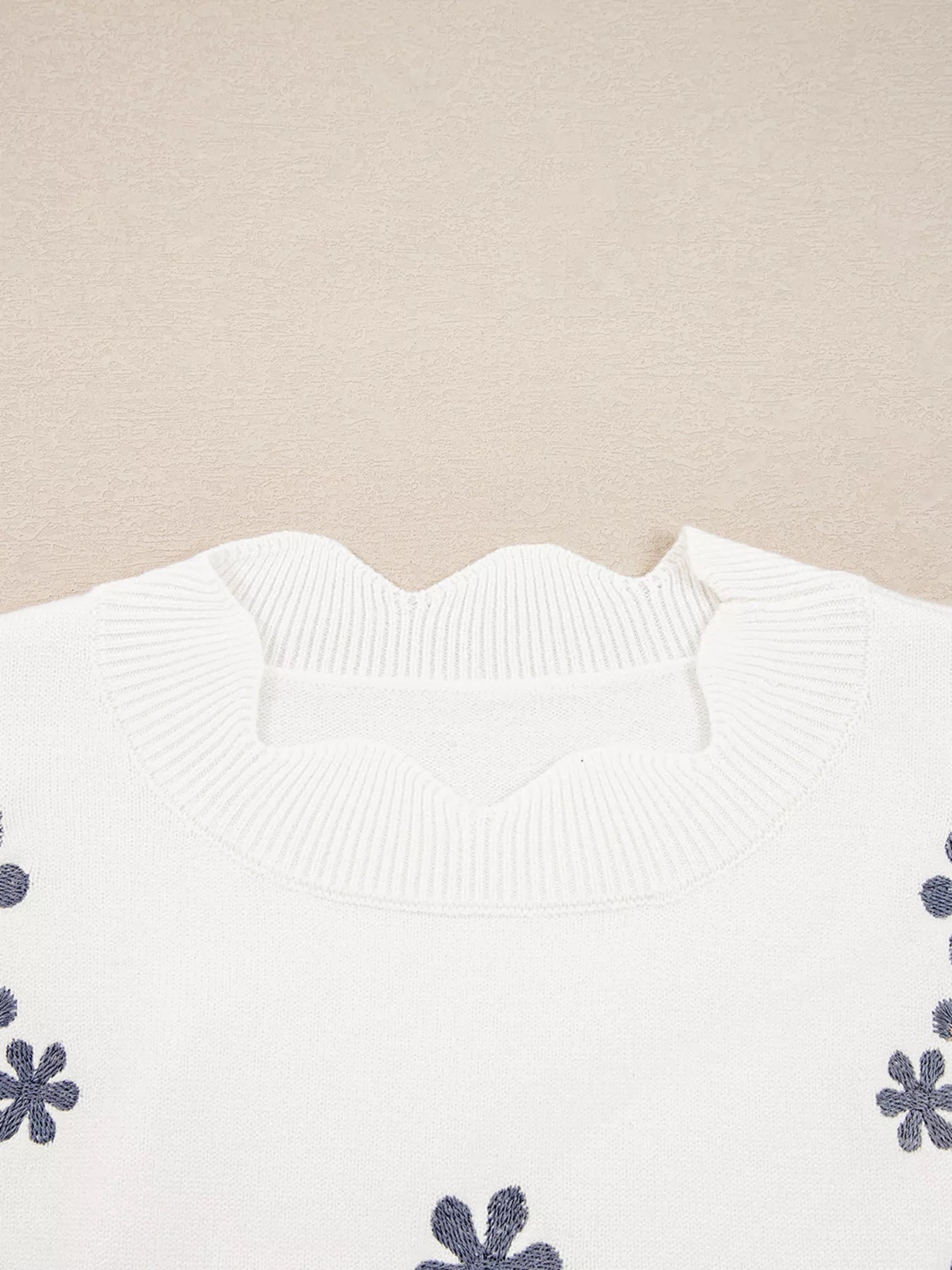 Floral Embroidered Scallop Hem Cropped Sweater 