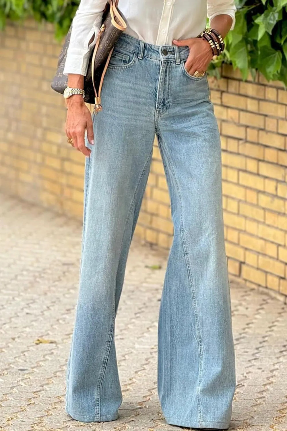Wide Leg Jeans with Pockets 