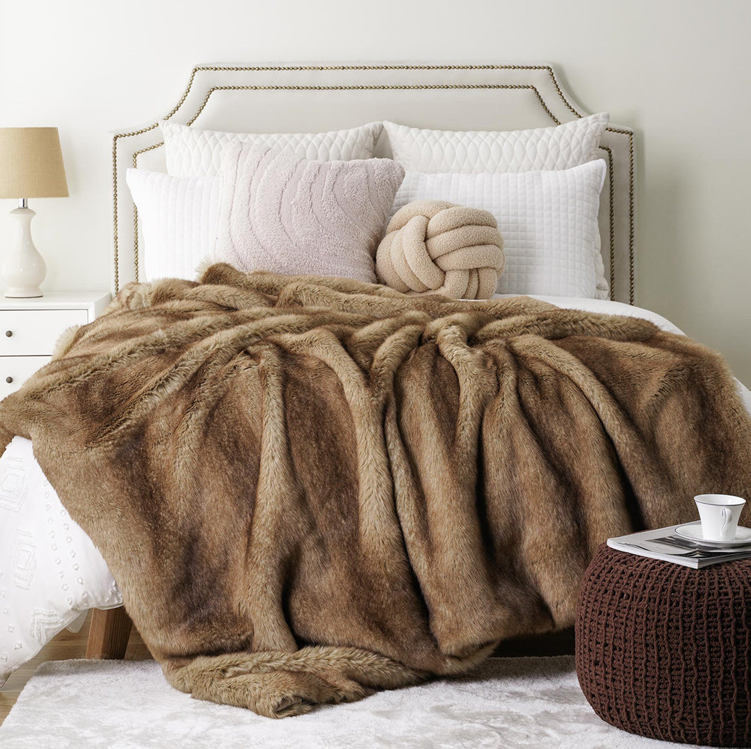 Battilo Plush Weighted Throw 