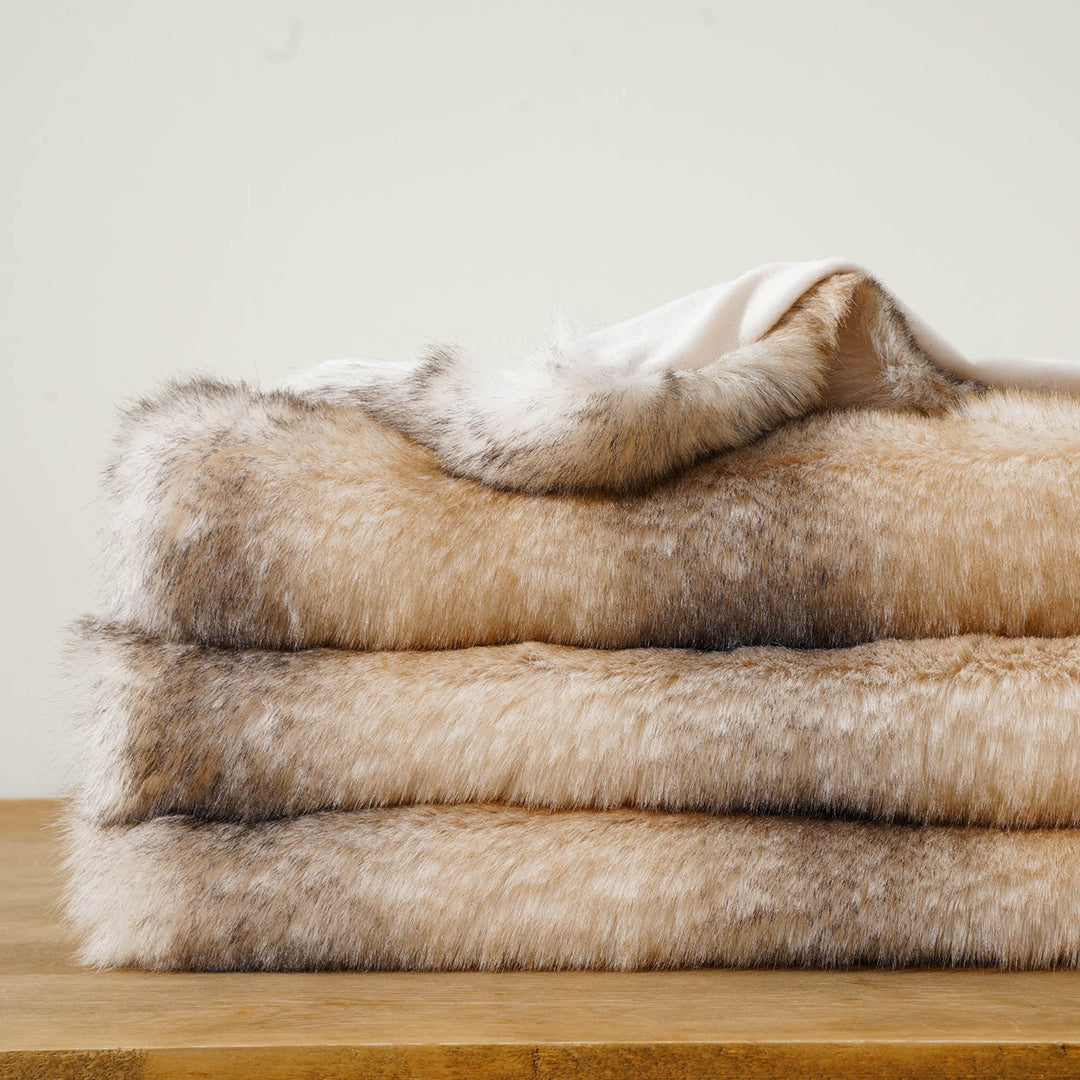 Battilo Plush Weighted Throw 