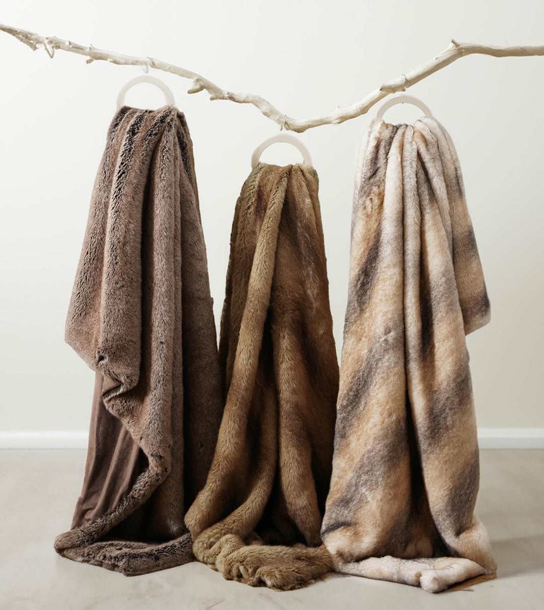 Battilo Plush Weighted Throw 