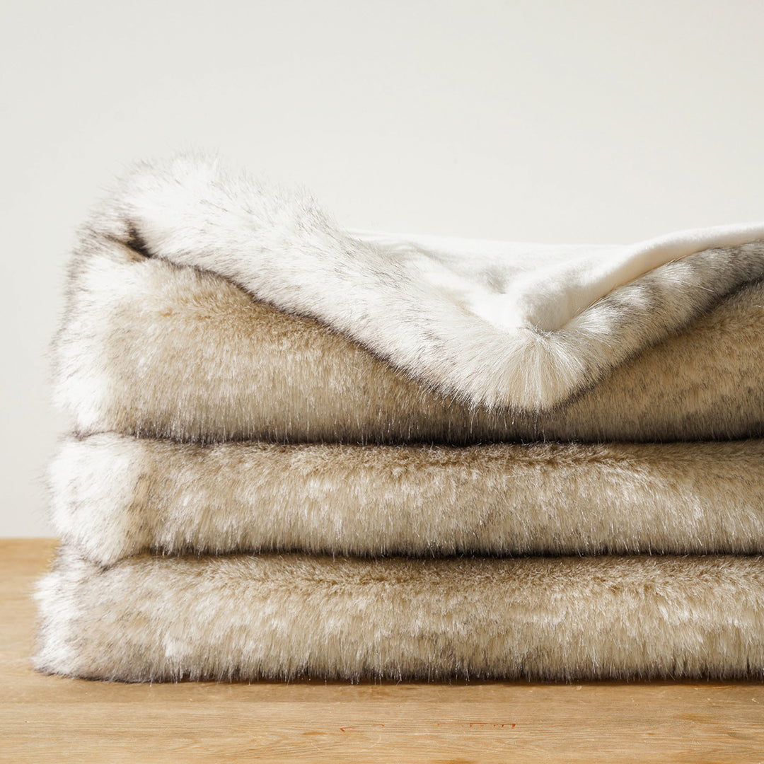 Battilo Plush Weighted Throw 