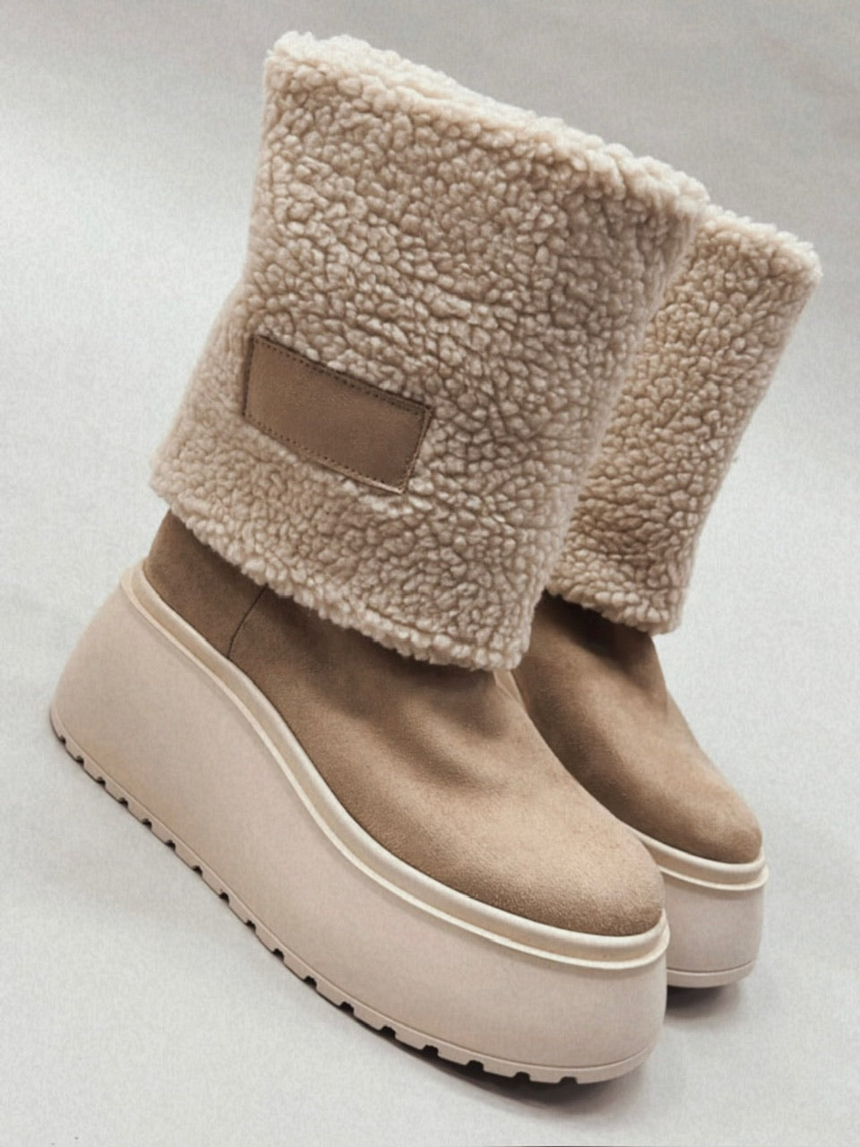 BUCOS Fluffy Beige Boots – Your Cozy Winter Essential 