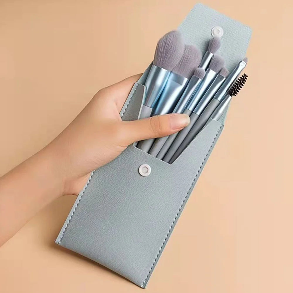 8-Piece Portable Concealer Foundation Make-Up Makeup Brush Soft Hair, Eye Makeup Tools, Beginner mini Set, Alcohol Free