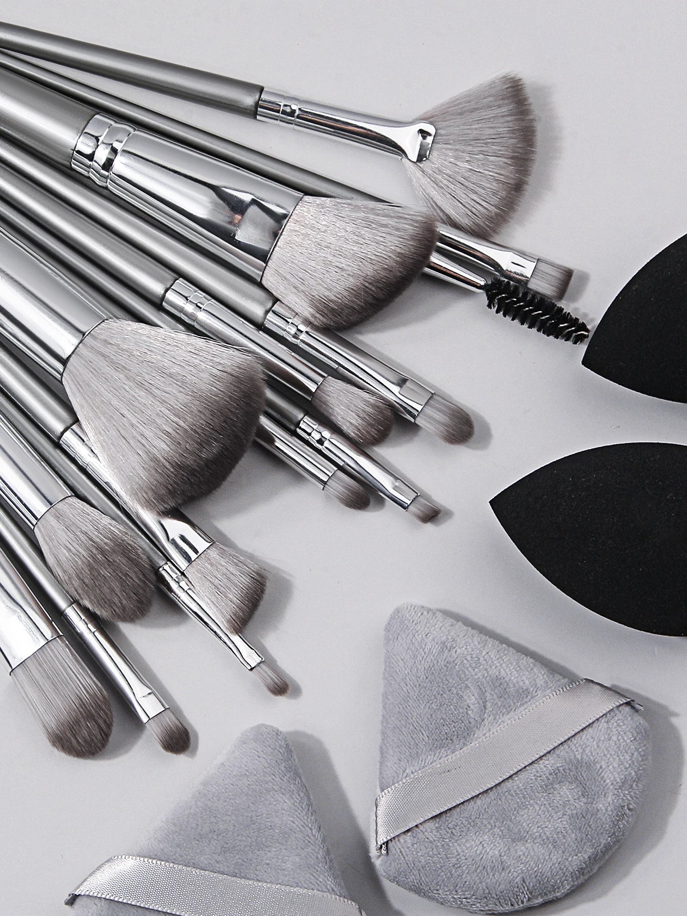 14pcs Makeup Brush Set Portable Soft Makeup Tool&2pcs Wet Dual Use Makeup Egg&2pcs Triangle Sponge Makeup Powder Puff