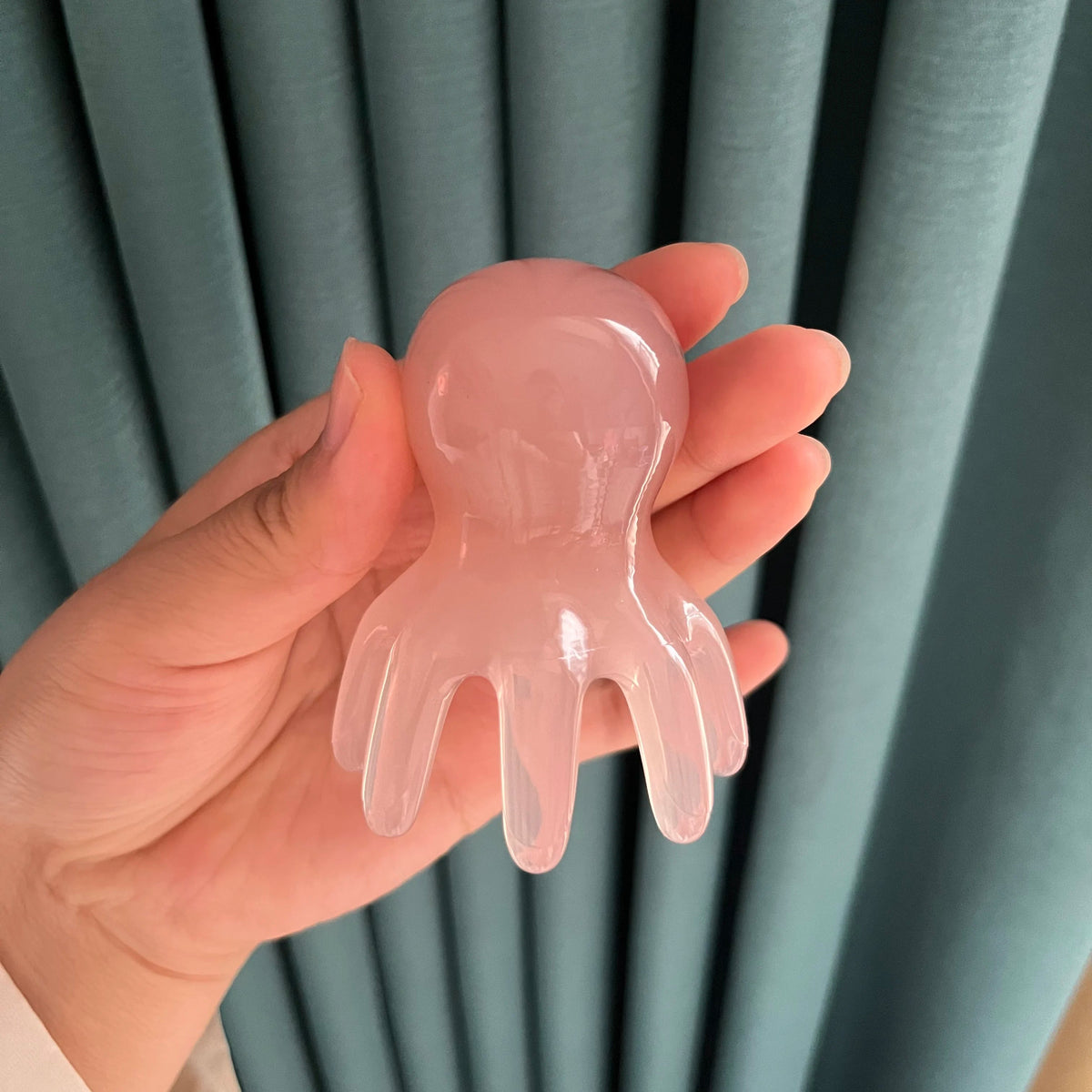 Cute Octopus Scalp Massage Comb (Resin)｜Korean Hair Care, Stress Relief, Anti-Hair Loss, Portable Head Massager for Home & Trave dylinoshop