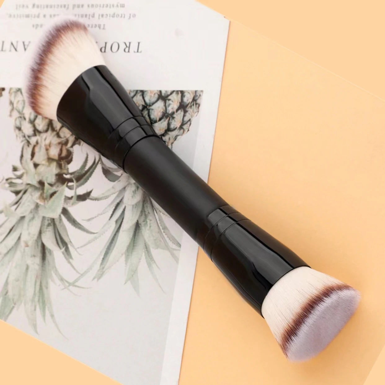 Portable double-headed multifunctional makeup brush for face makeup, foundation brush, contour brush, powder brush, blush brush, all-in-one makeup brush suitable for both men and women