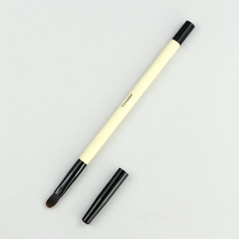 Professional Makeup Brush – Foundation, Eyeliner, Contour & Lip Gloss dylinoshop