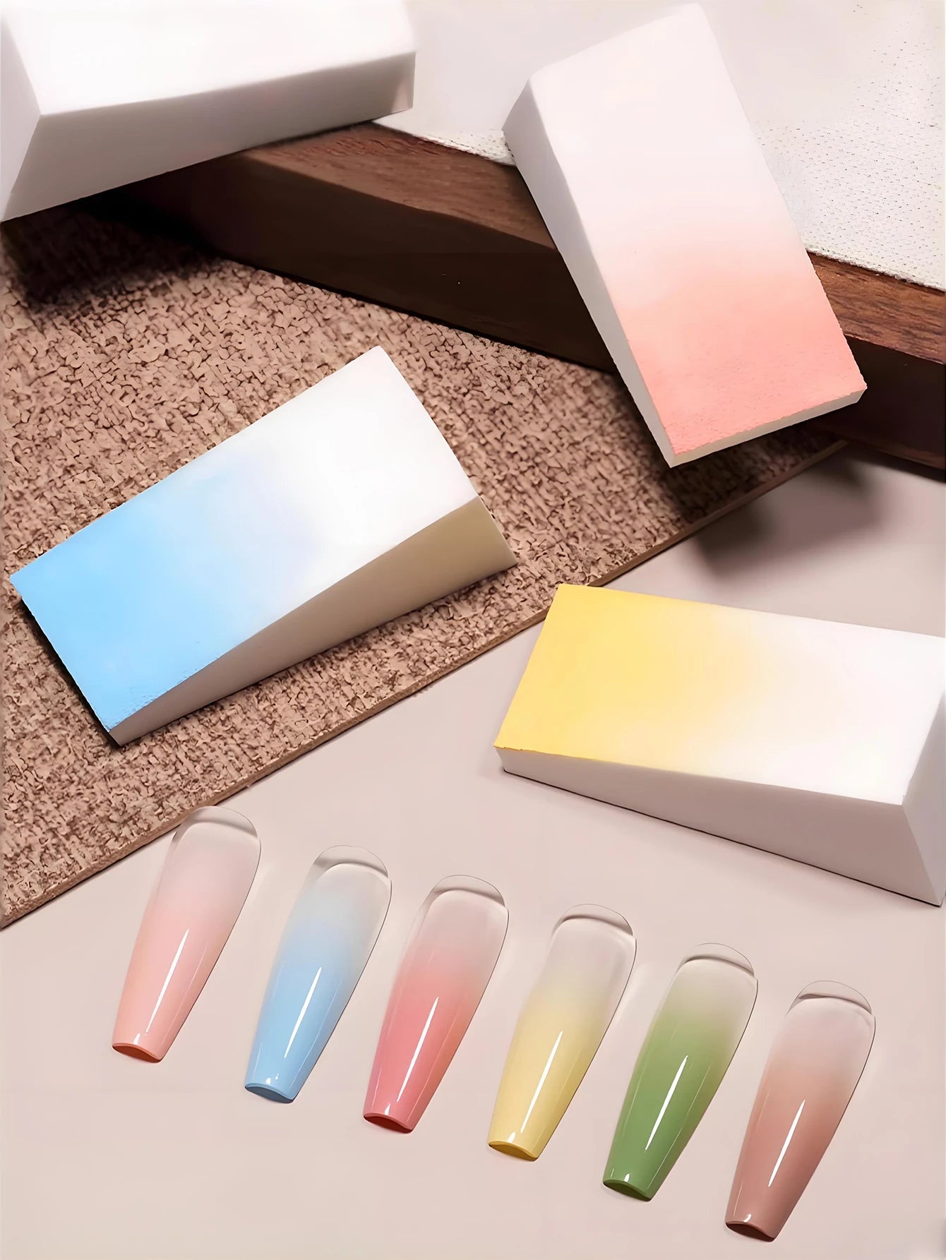 20/50Pcs High Density Nail Gradient Sponge Set White Triangle Press Gel Makeup Sponge Kit for Professional Nail Art DIY Blending