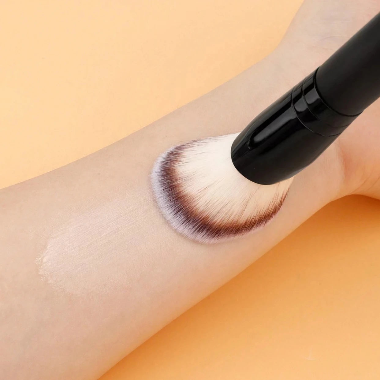 Portable double-headed multifunctional makeup brush for face makeup, foundation brush, contour brush, powder brush, blush brush, all-in-one makeup brush suitable for both men and women