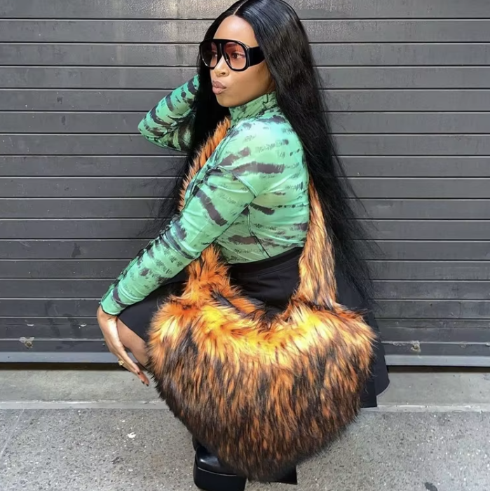 2025 Oversized Faux Fur Heart-Shaped Tote Bag 