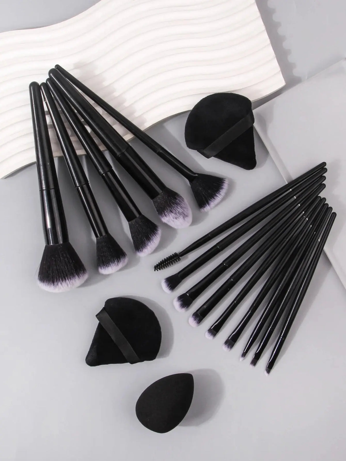 Soft Bristle Makeup Brush Set with Holder, Beauty Egg & Puff dylinoshop