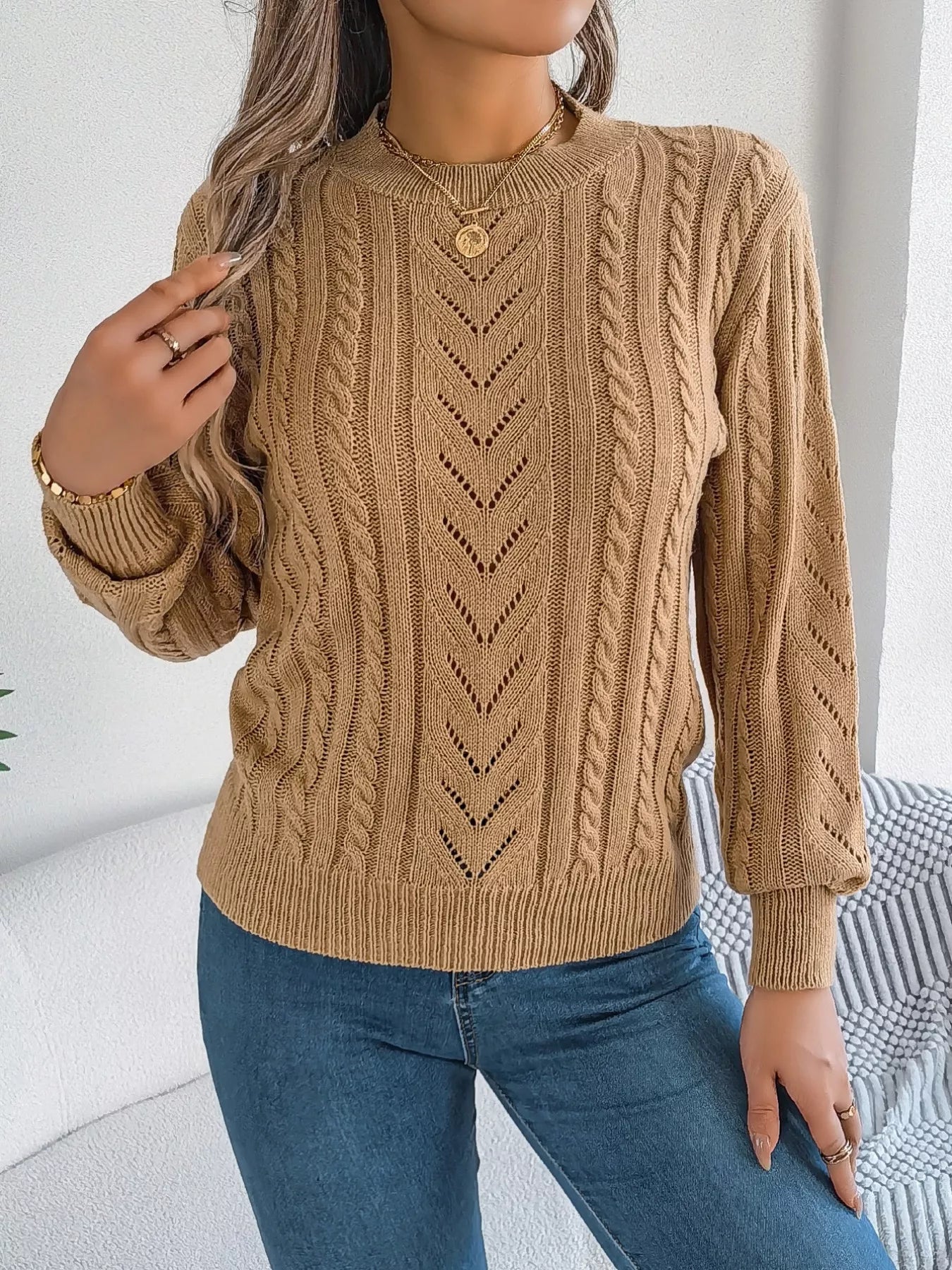 Cable-Knit Round Neck Sweater 