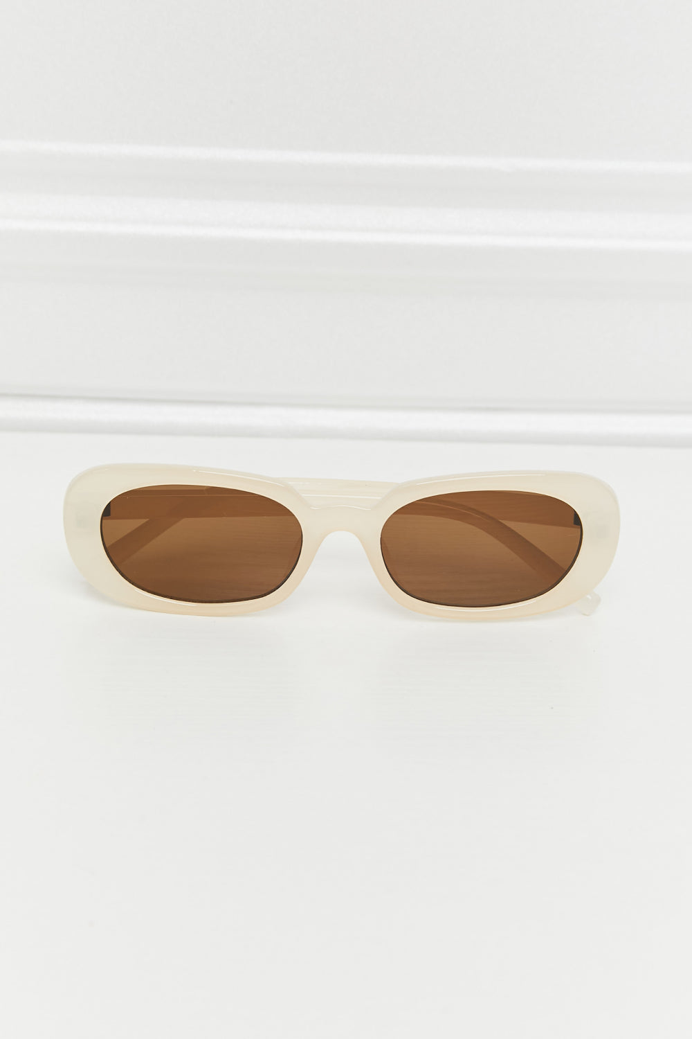 Oval Full Rim Sunglasses 