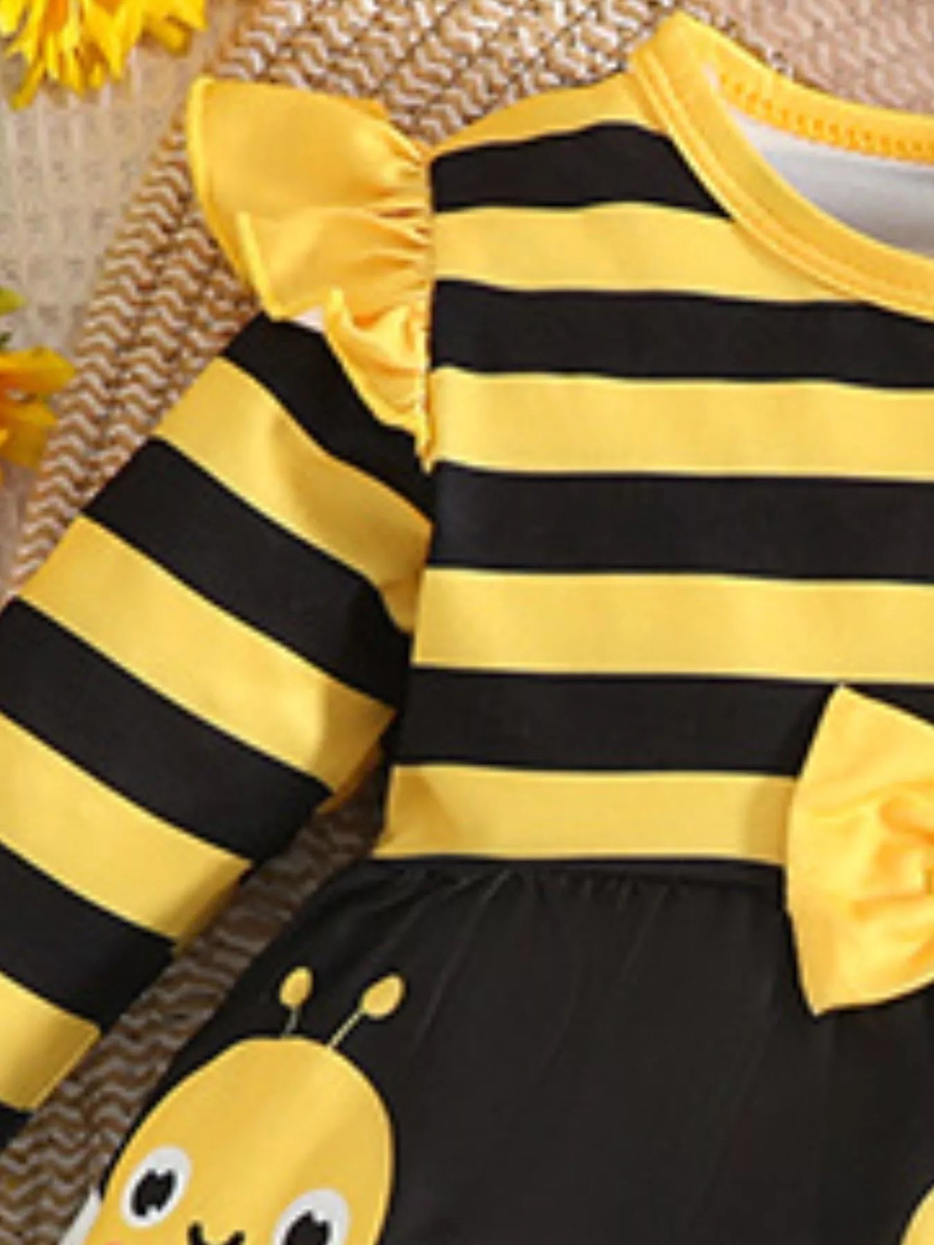 Children's Ladybug Print Ruffle Trim Top and Pants Set 
