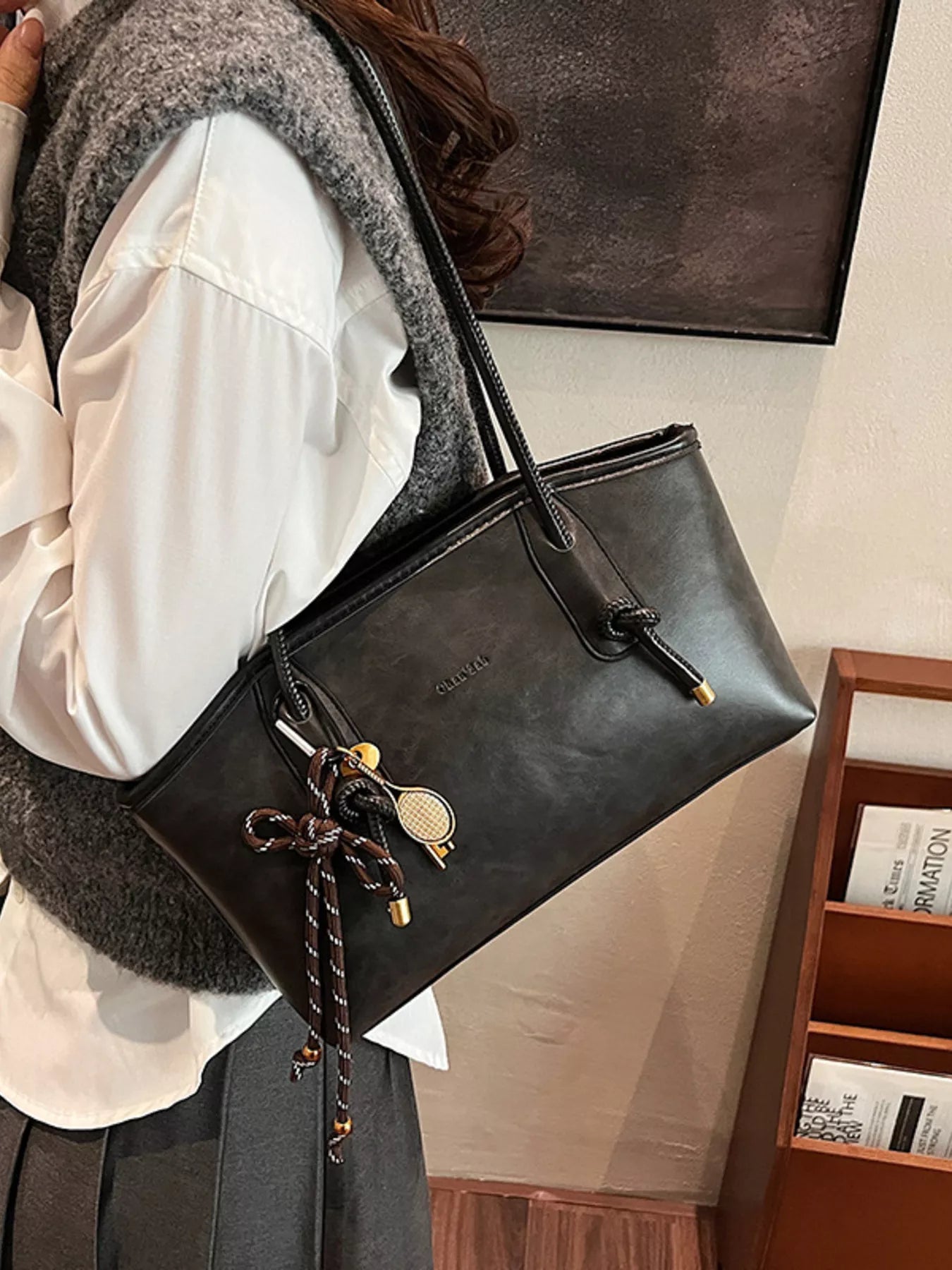 Vintage Style Leather Shoulder Bag 