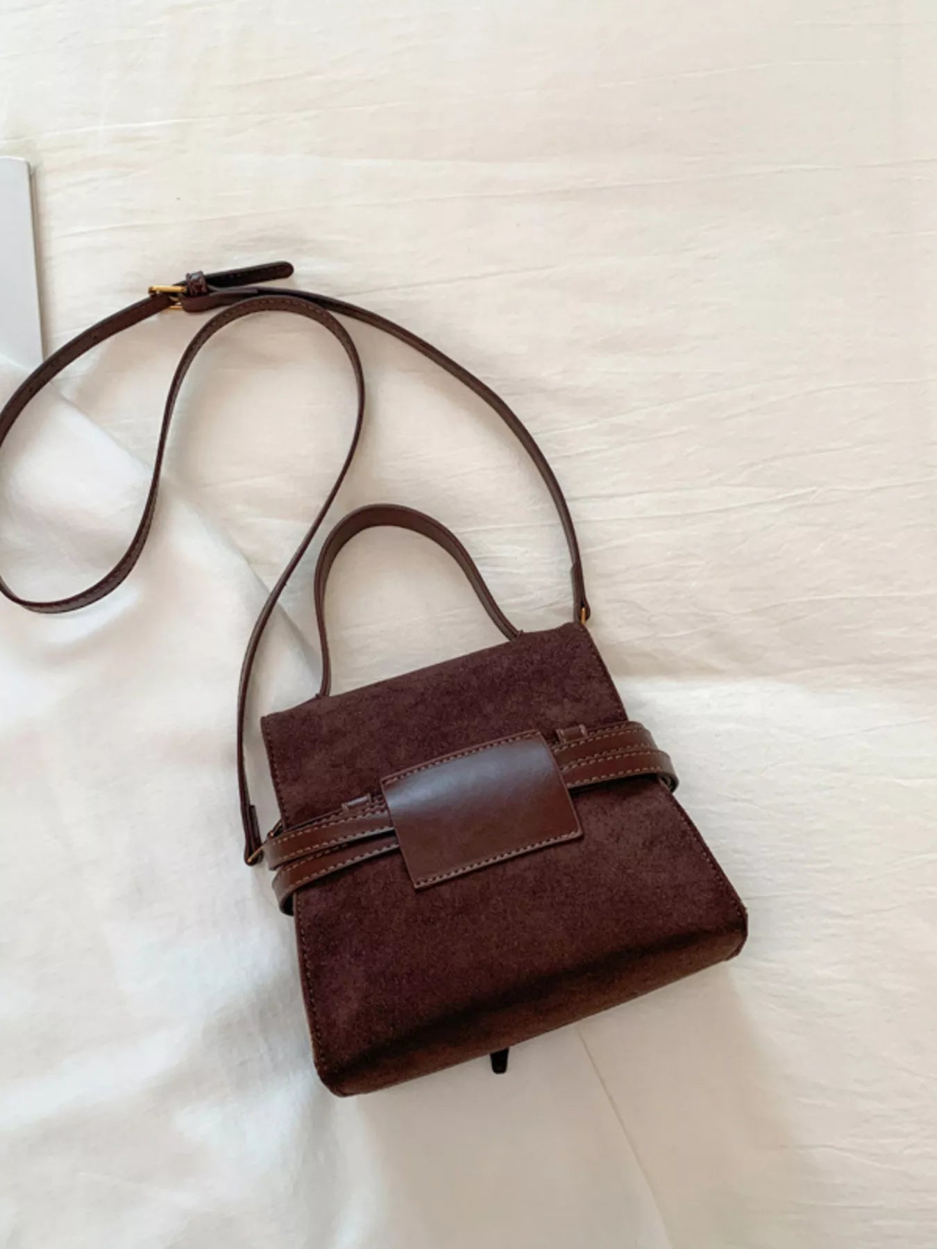 Suede Buckle Decor Crossbody Bag 
