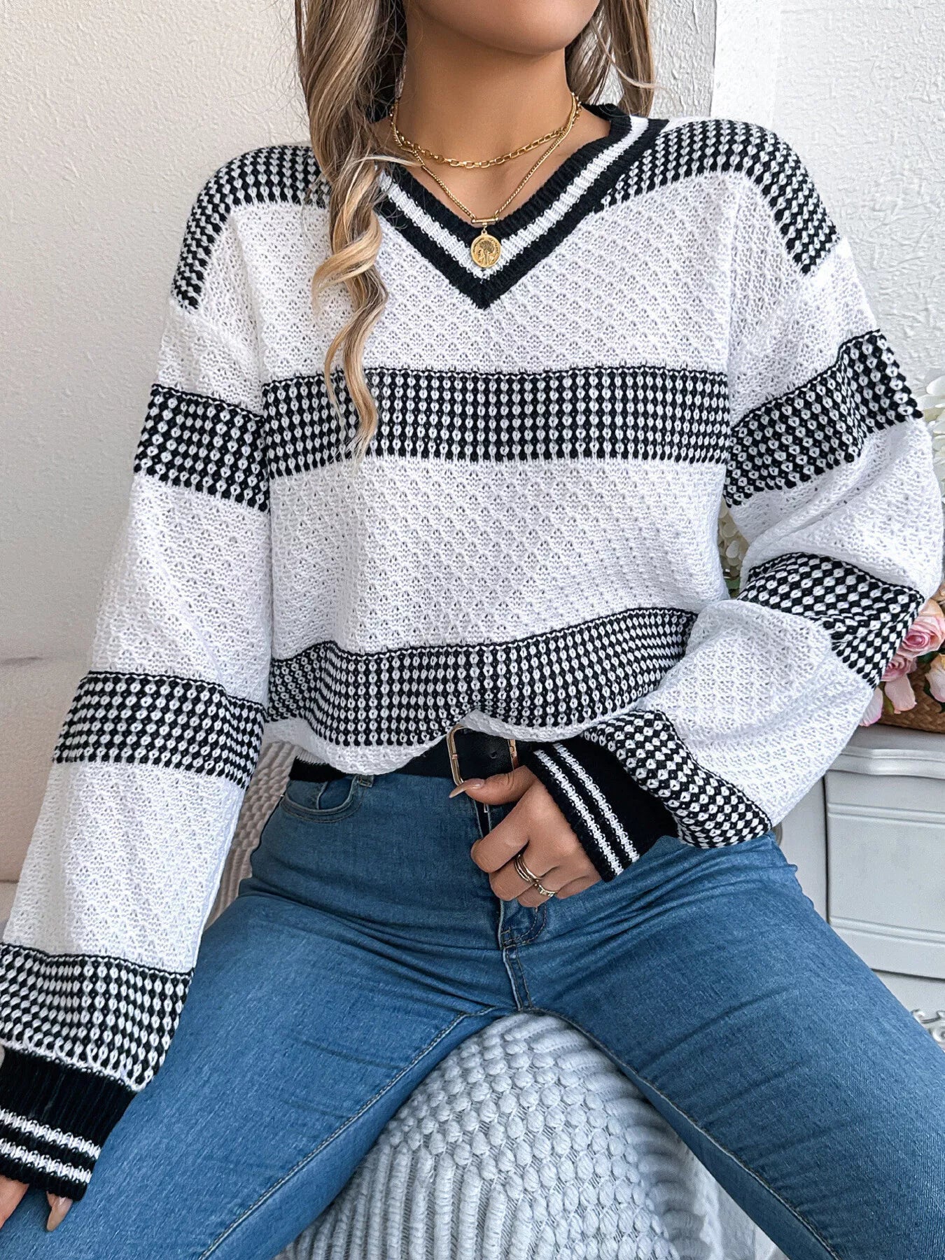 Contrast Striped V-Neck Sweater 