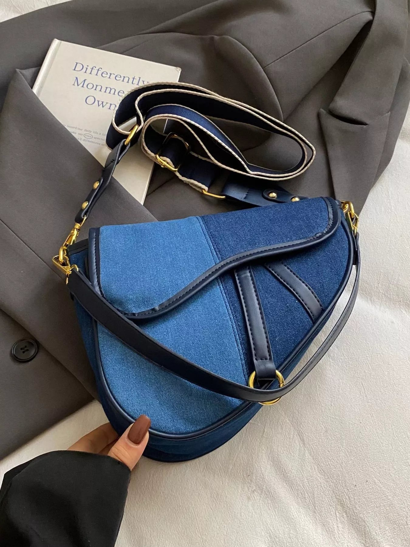 Adjustable Strap Crossbody Bag 