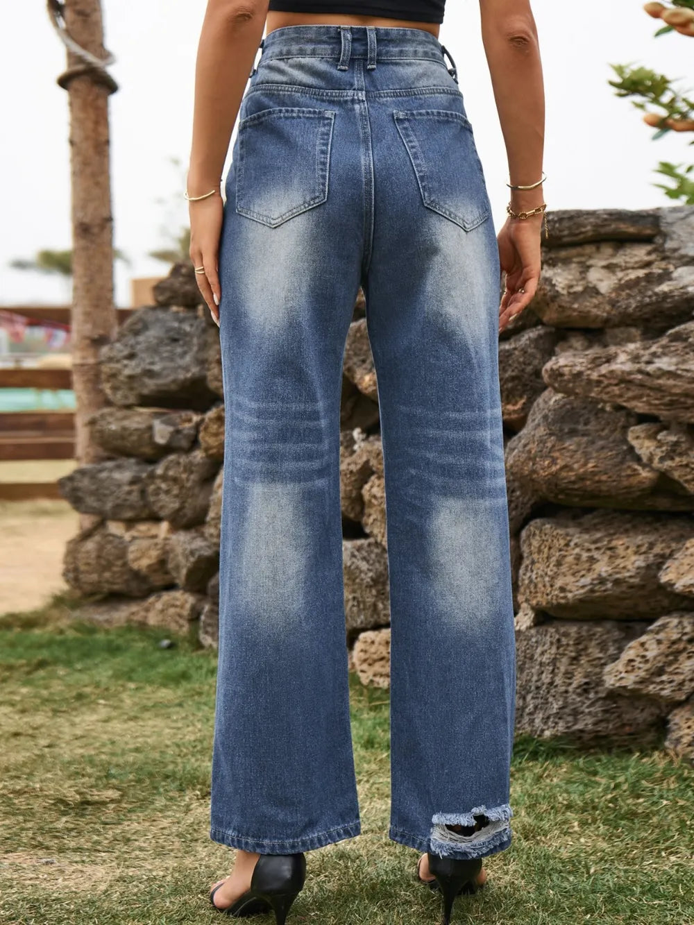 Distressed Jeans with Pockets 