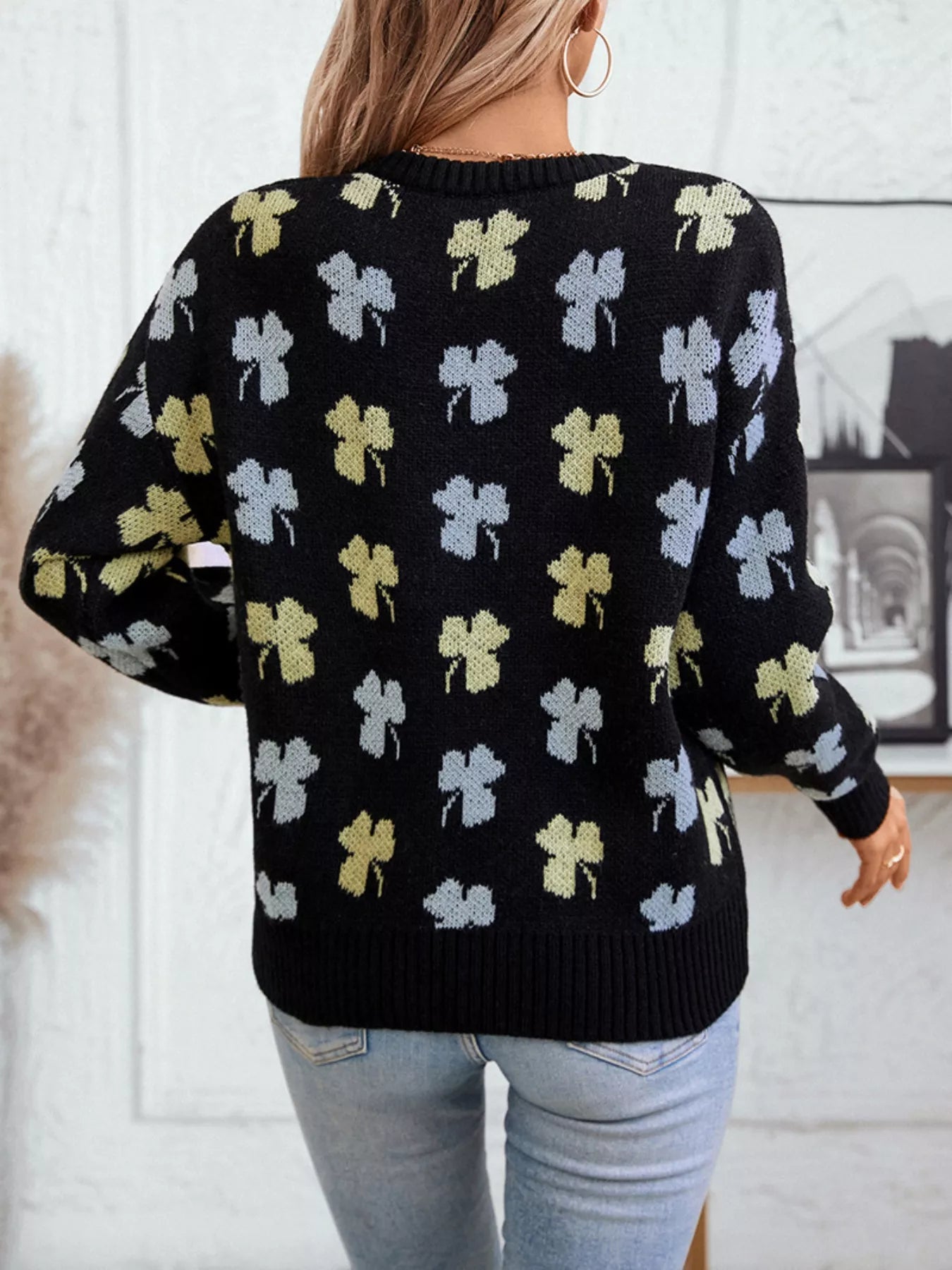 Clover Round Neck Long Sleeve Sweater 