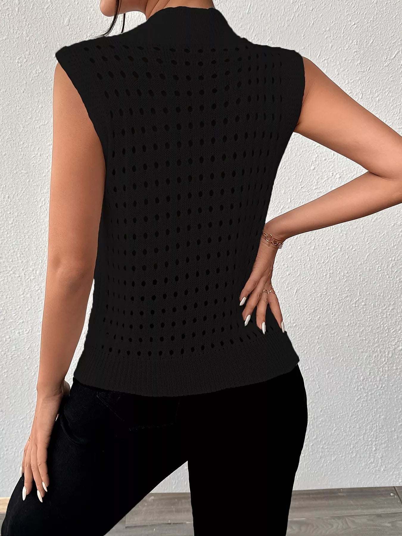 Hollow Out Round Neck Knit Tank 