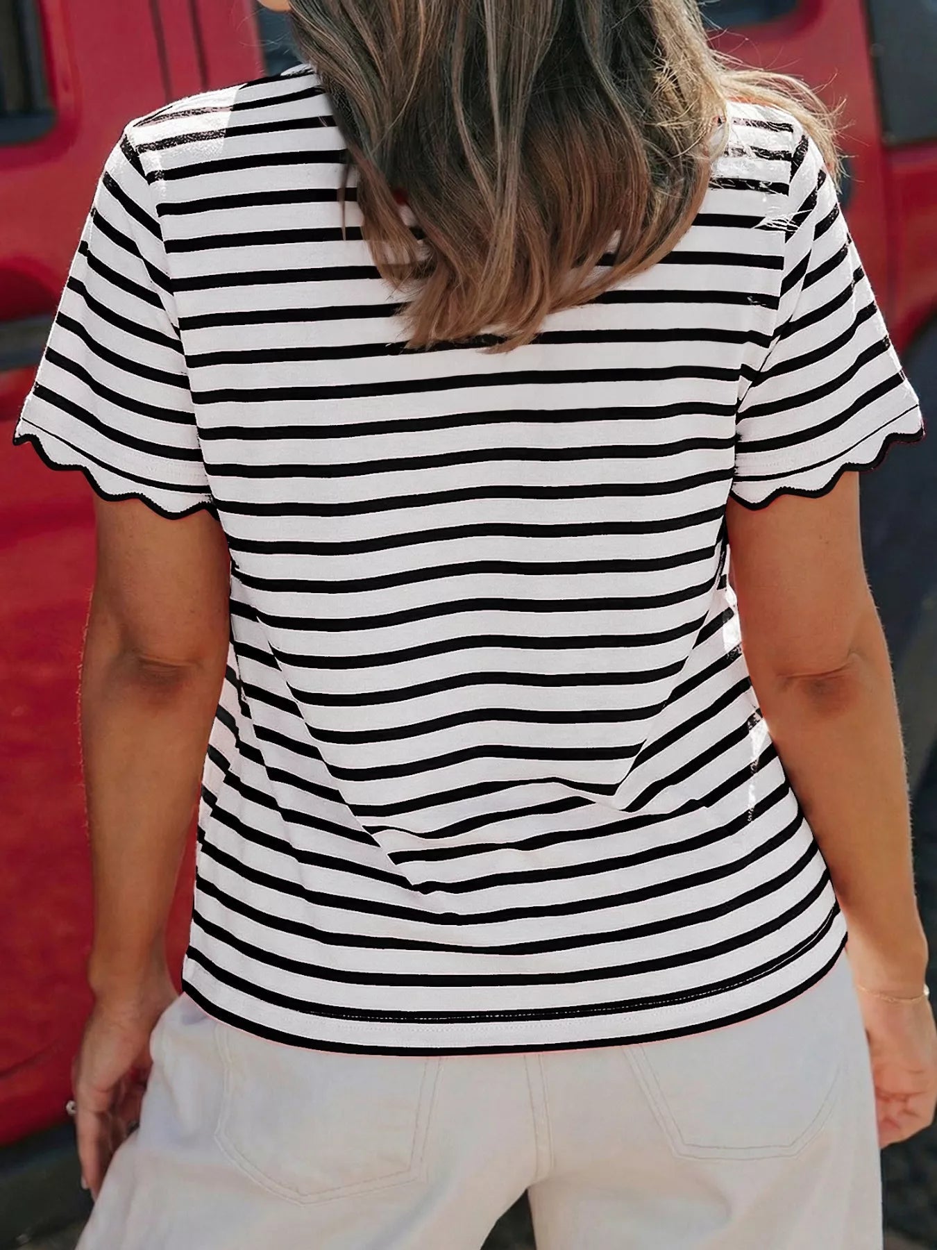 Striped Scallop-Trimmed Round Neck T-Shirt 