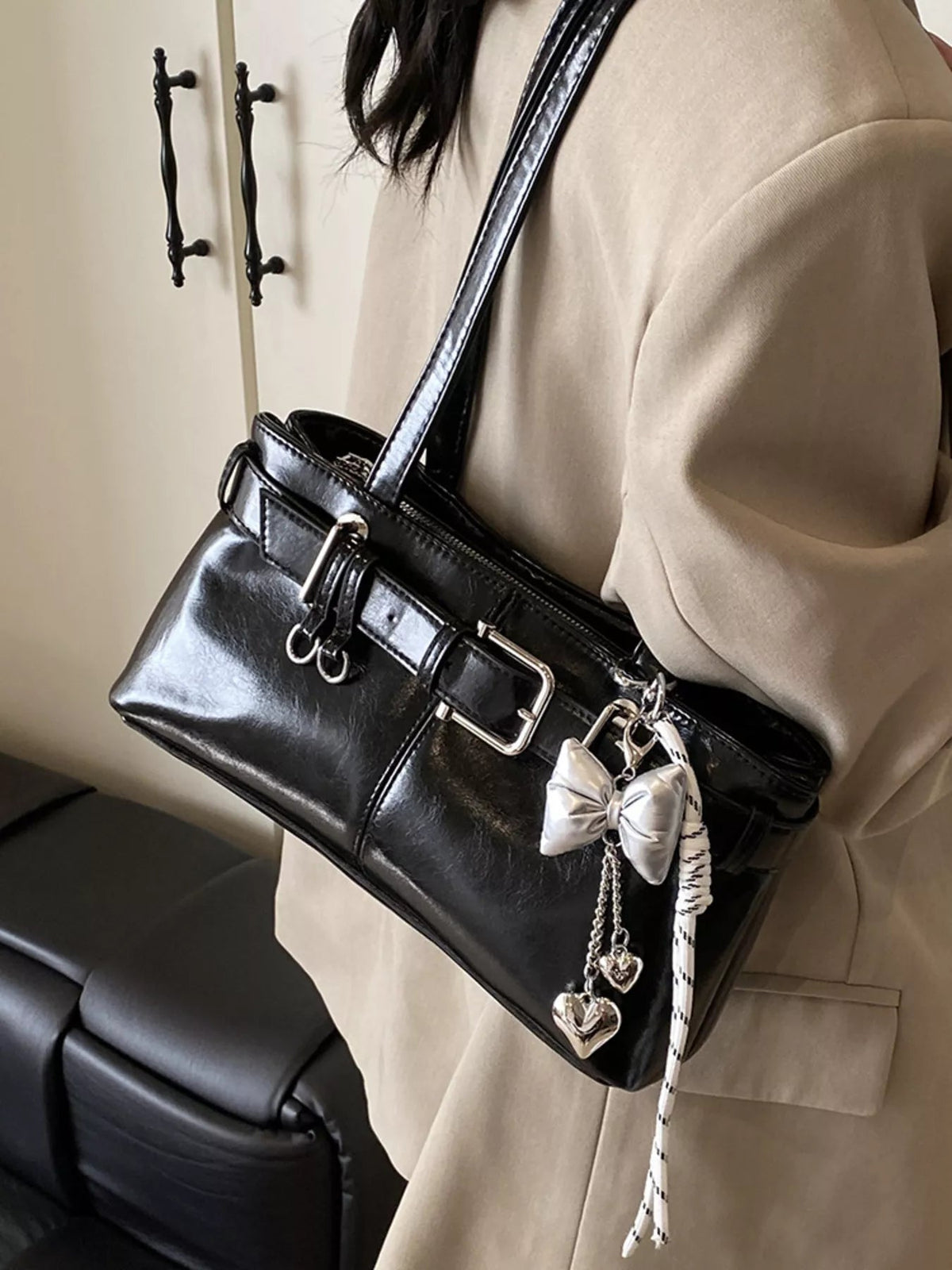 Buckle Decor Shoulder Bag 