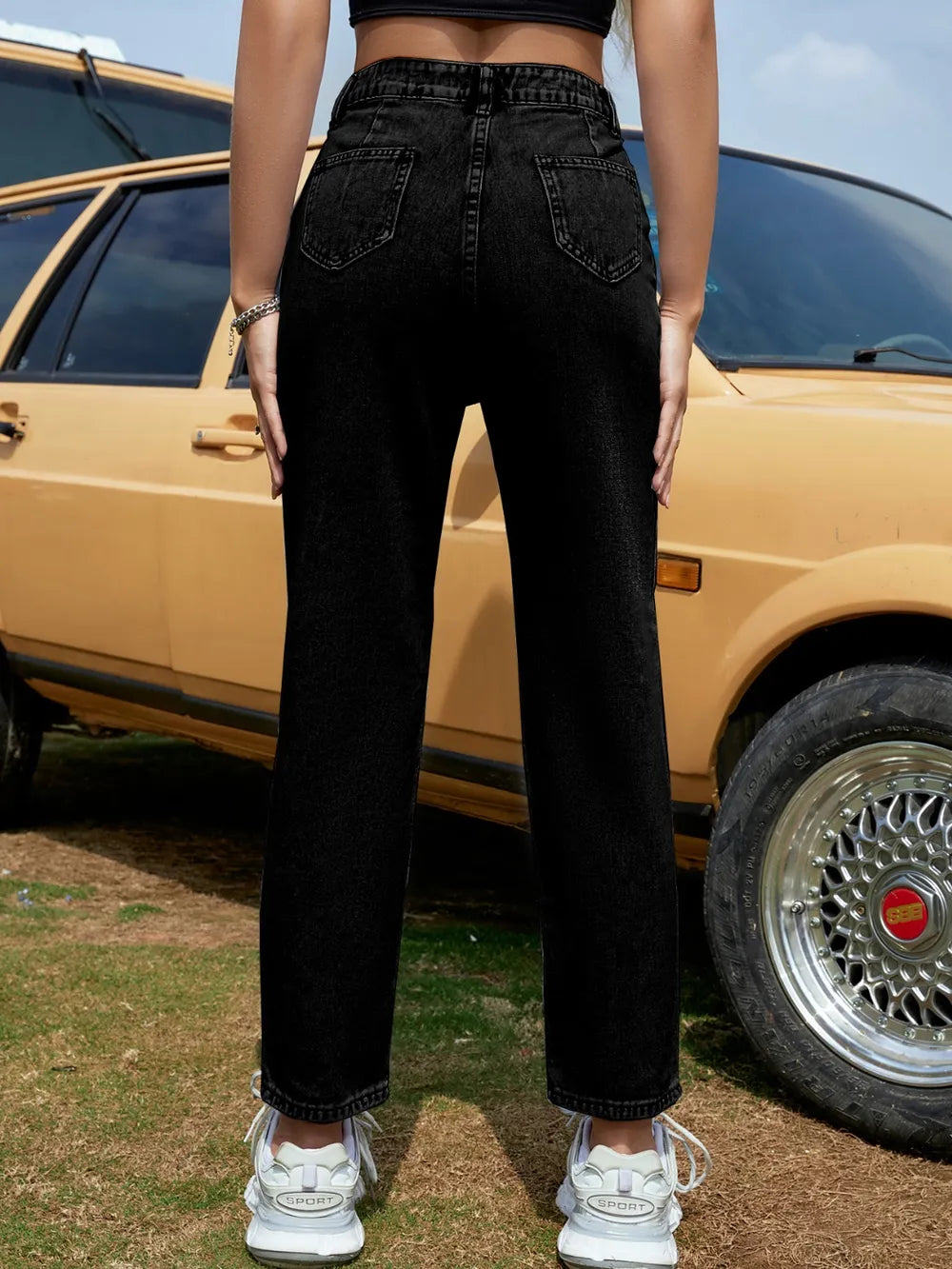 Straight Leg Jeans with Pockets 