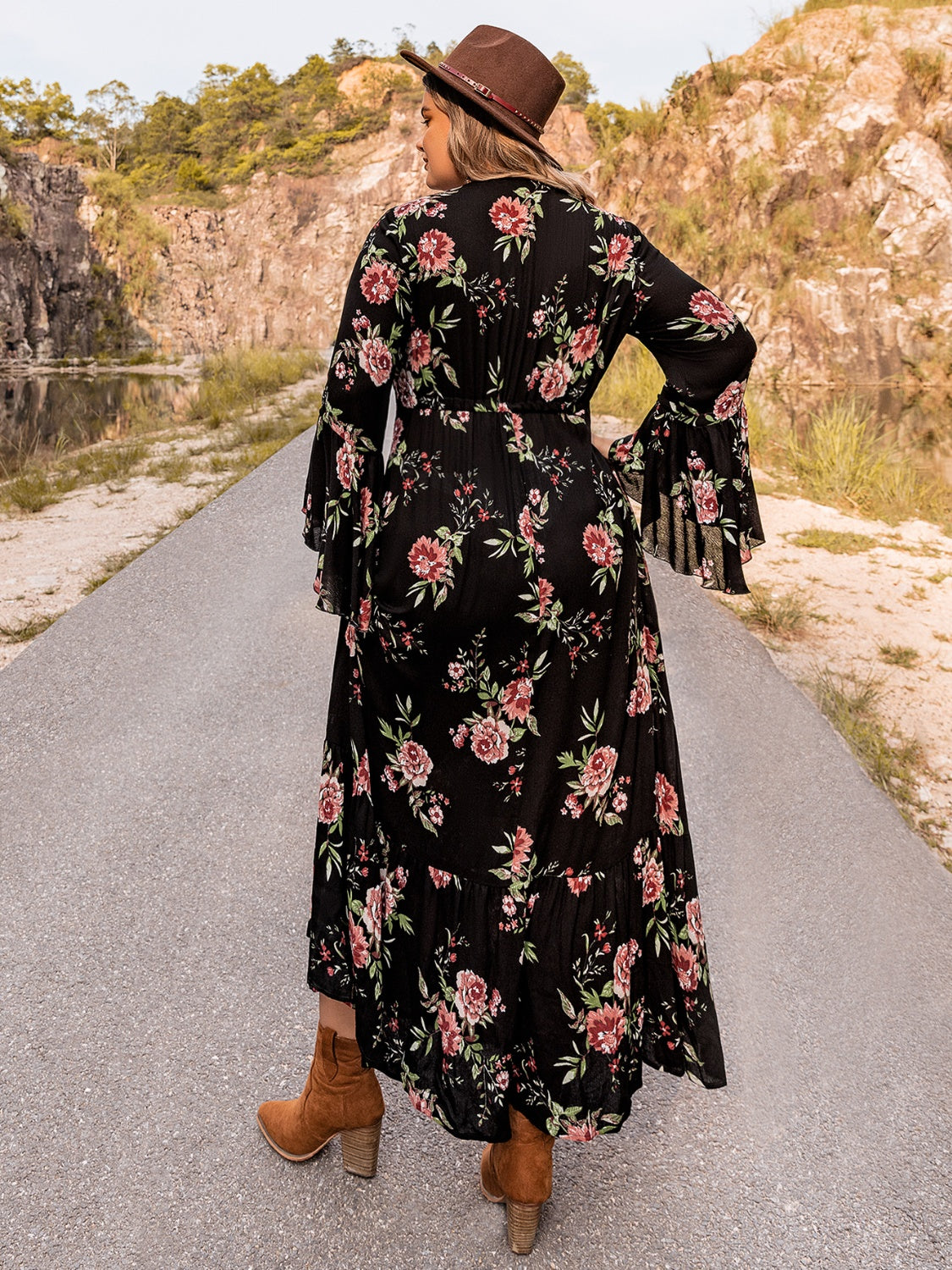 Plus Size Floral Flare Sleeve Dress 