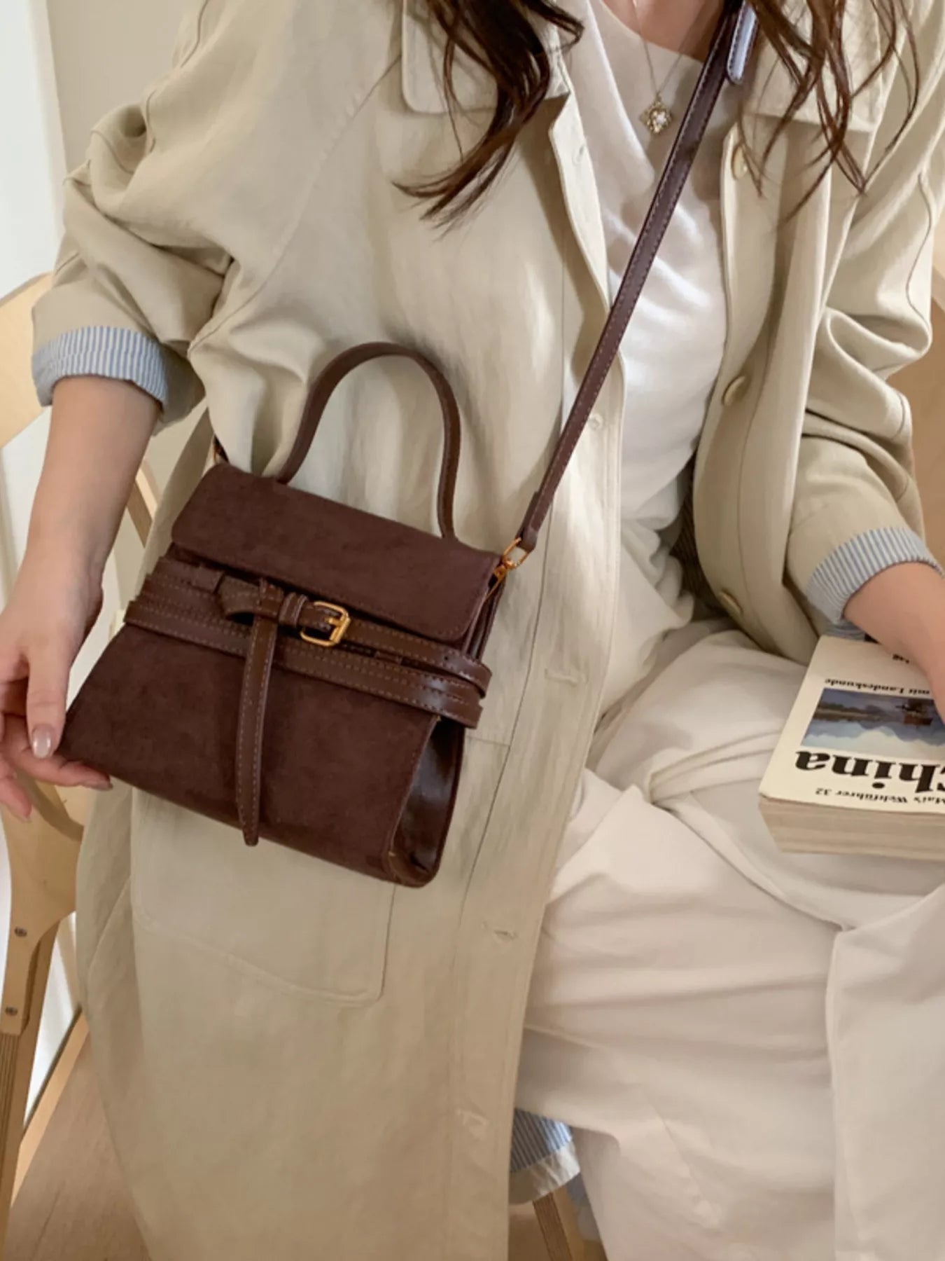 Suede Buckle Decor Crossbody Bag 