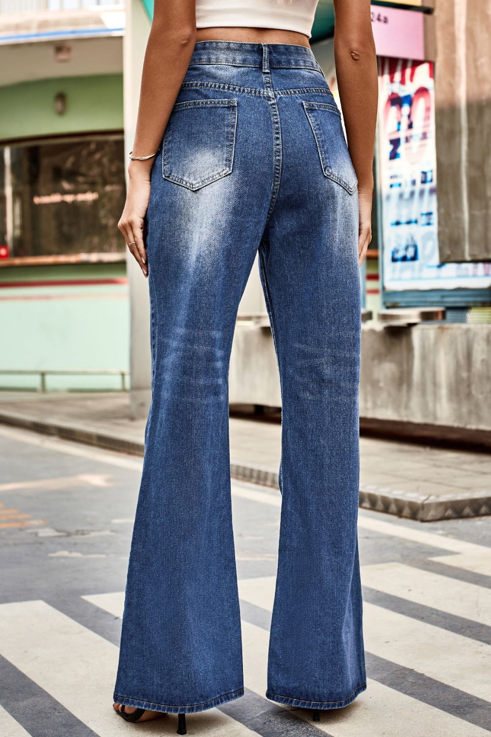 Buttoned Loose Fit Jeans with Pockets 