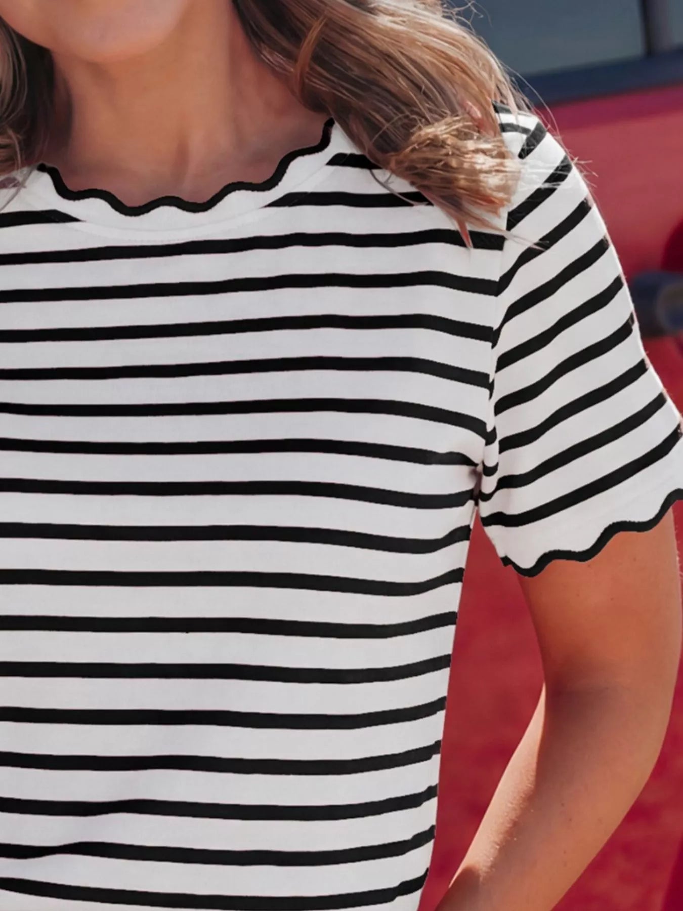 Striped Scallop-Trimmed Round Neck T-Shirt 