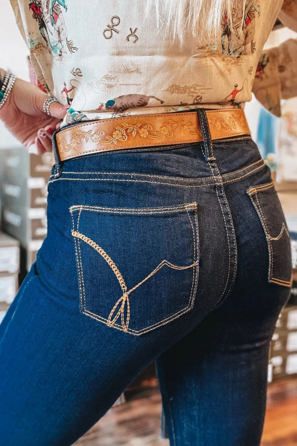 Center Seam Deep Wash Straight Jeans 