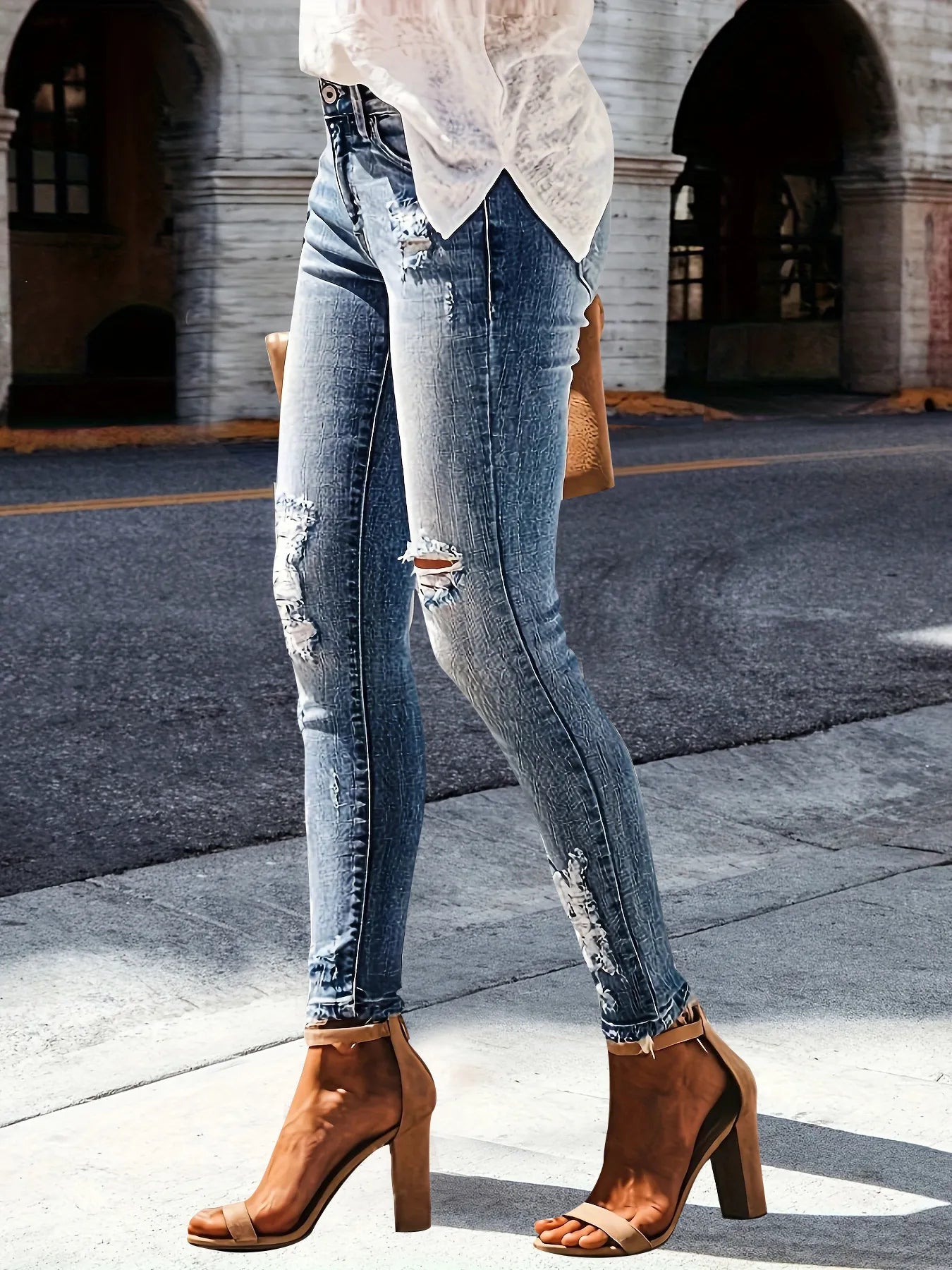 Distressed Skinny Jeans 