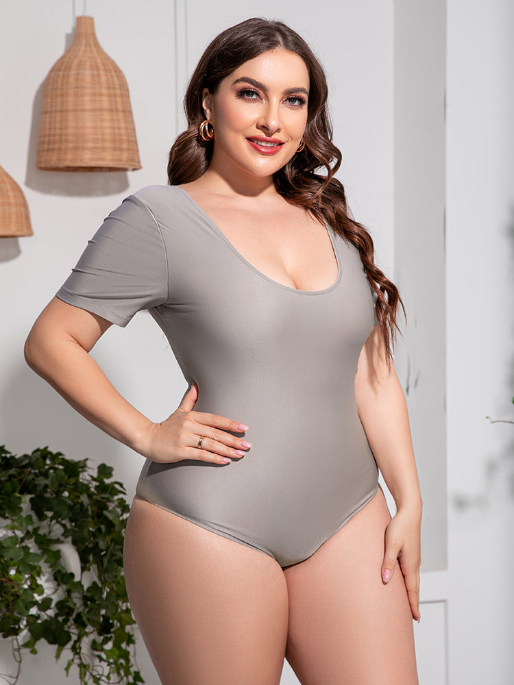 Plus Size Scoop Neck Short Sleeve One-Piece Swimsuit 