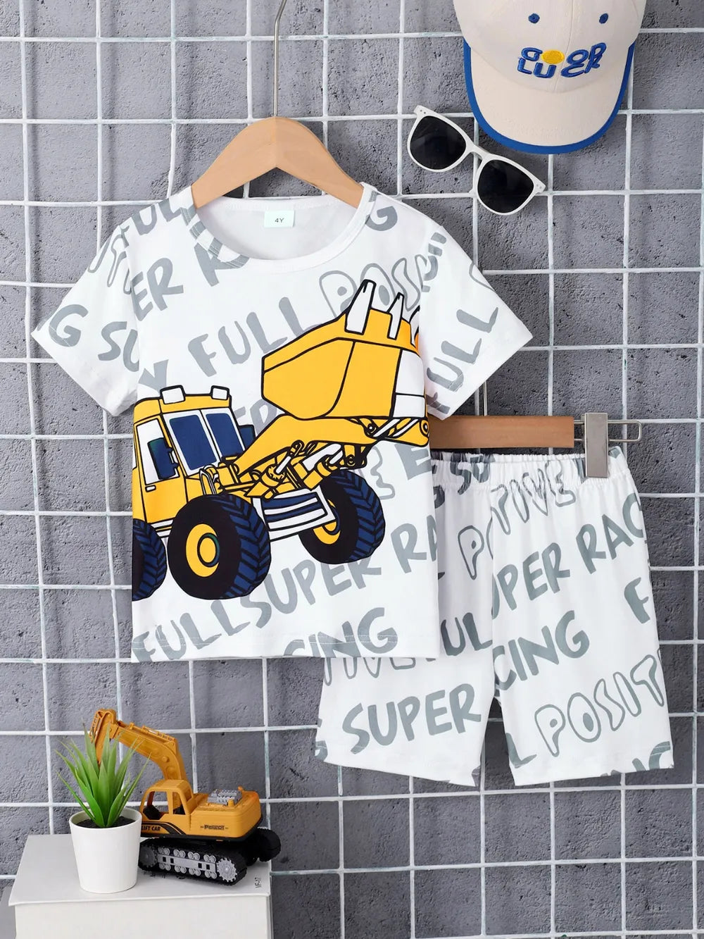 Children's Round Neck Cartoon Graphic T-Shirt and Shorts Set 