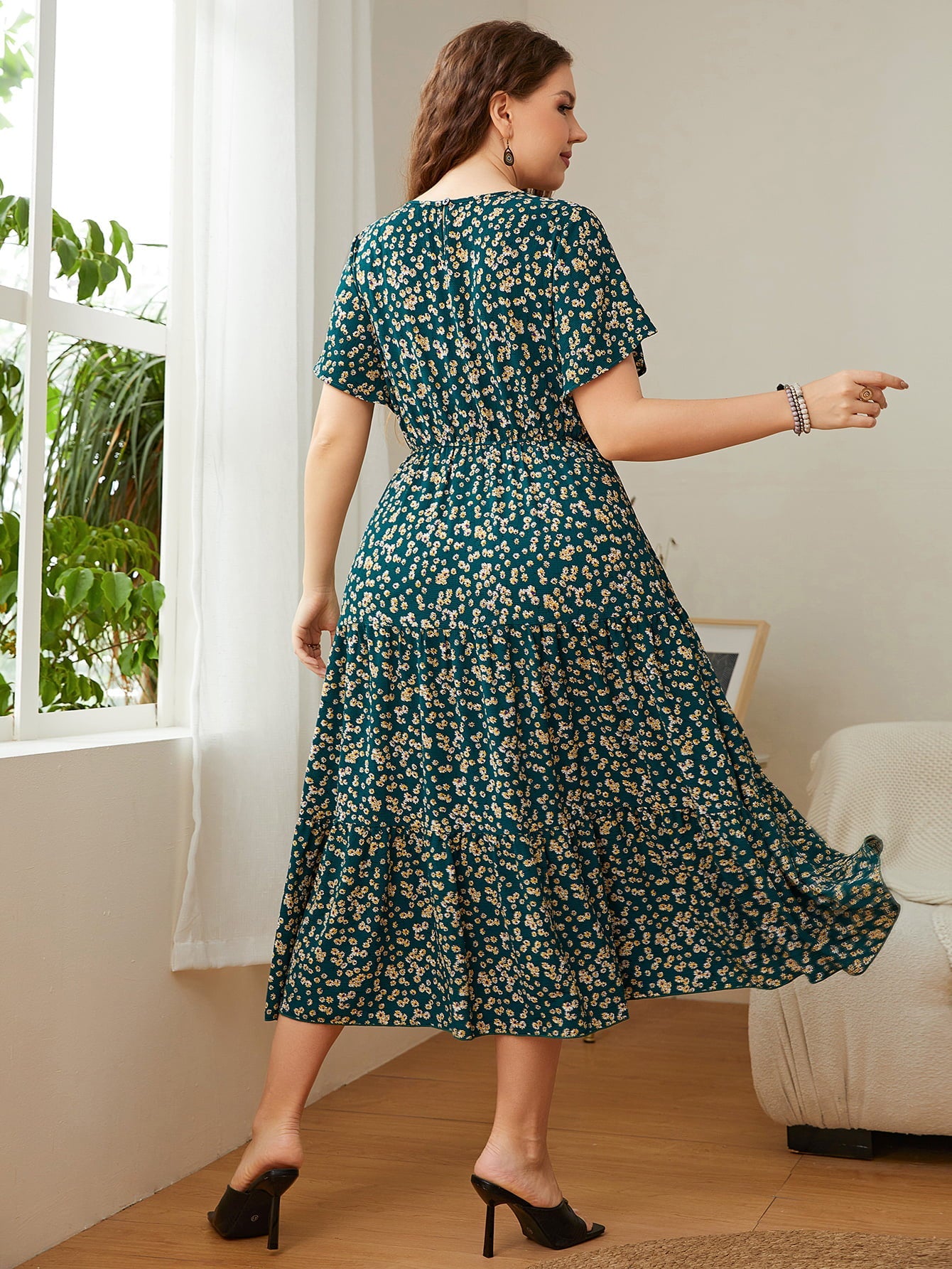 Honey Plus Size Floral Round Neck Short Sleeve Midi Dress 