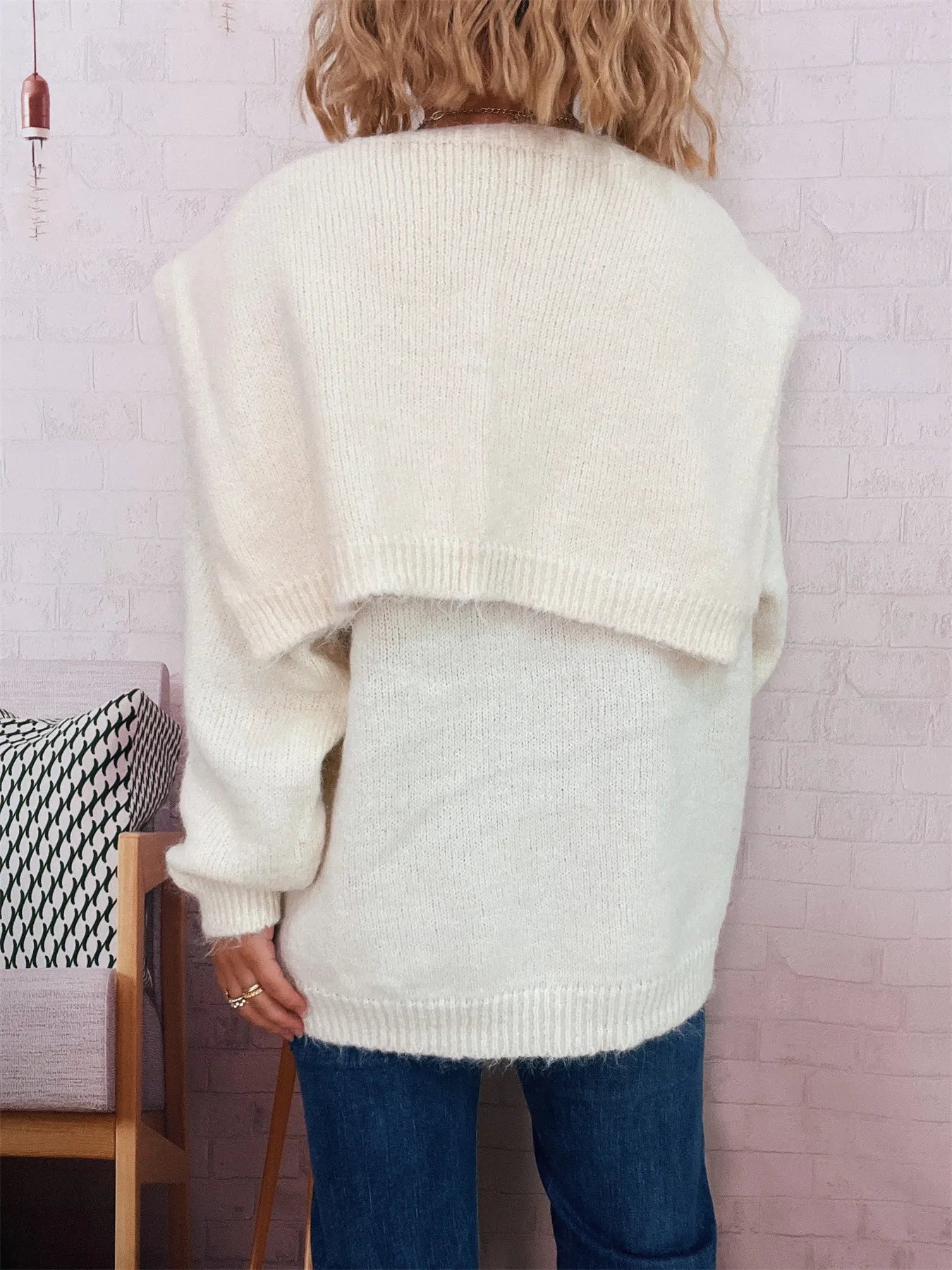 Ribbed Hem V-Neck Sweater with Shawl 