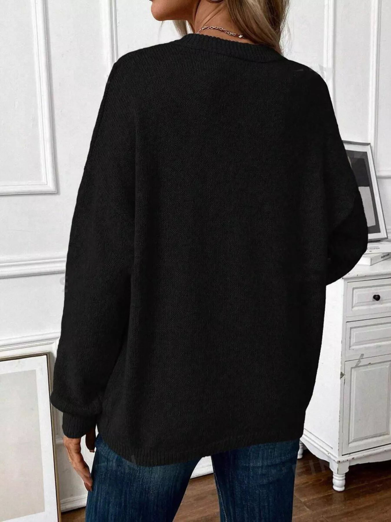Loose-Fit Dropped Shoulder Sweater 