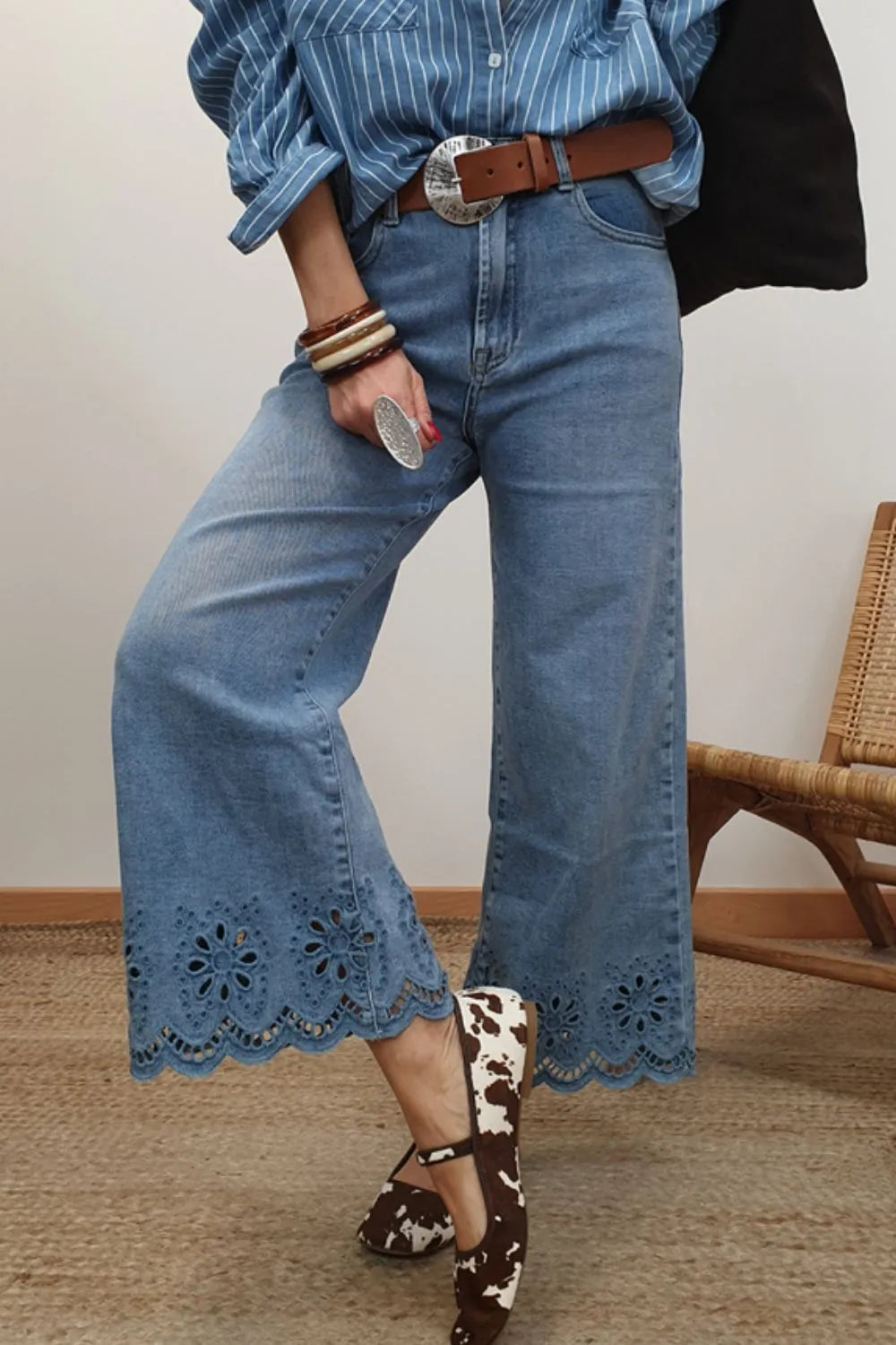 Lace Detail Cropped Wide Leg Jeans 