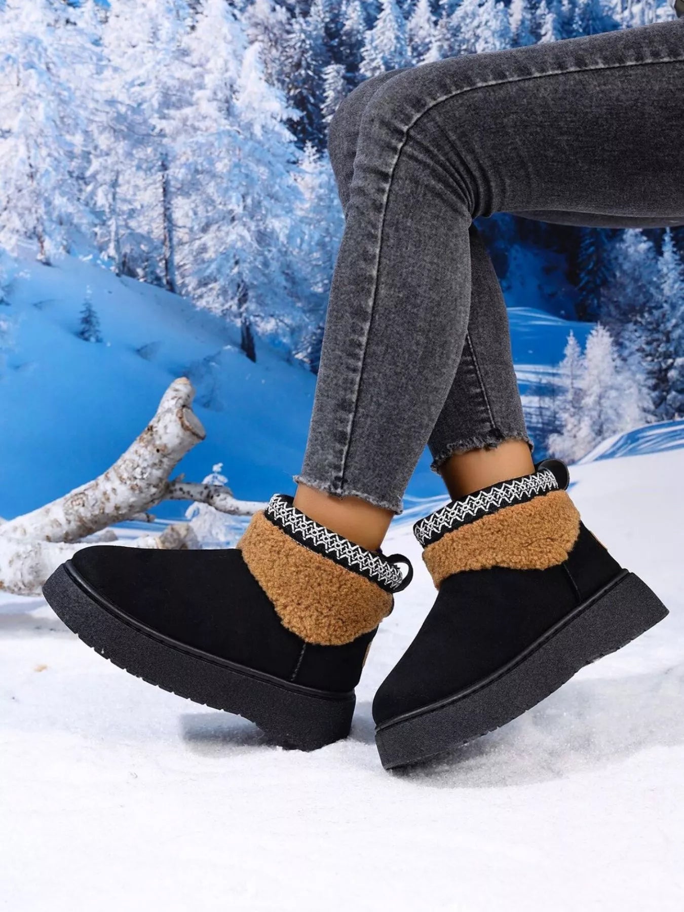 Round Toe Platform Boots 