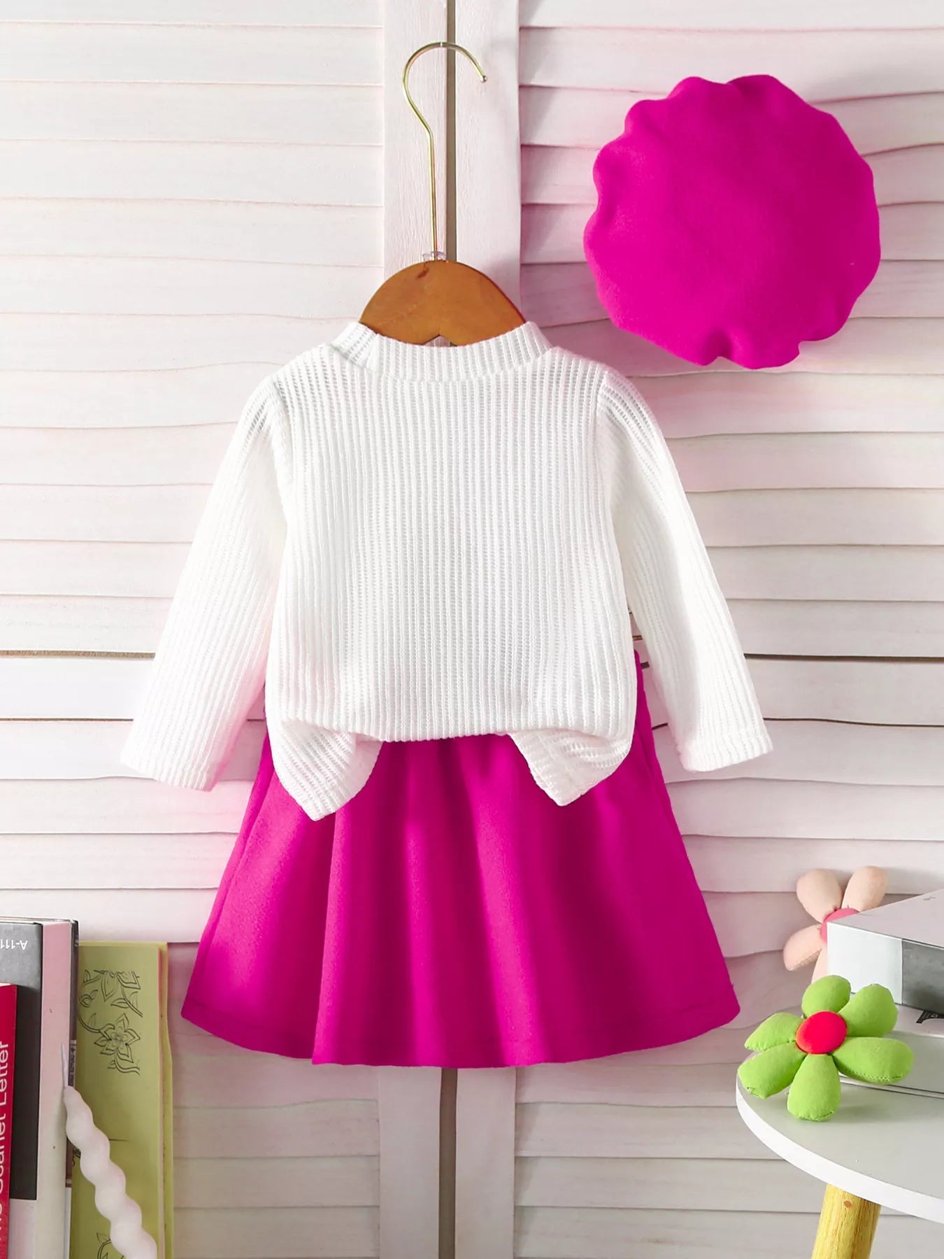Children's Floral Applique Ribbed Knit Top & Pleated Skirt Set with Hat 