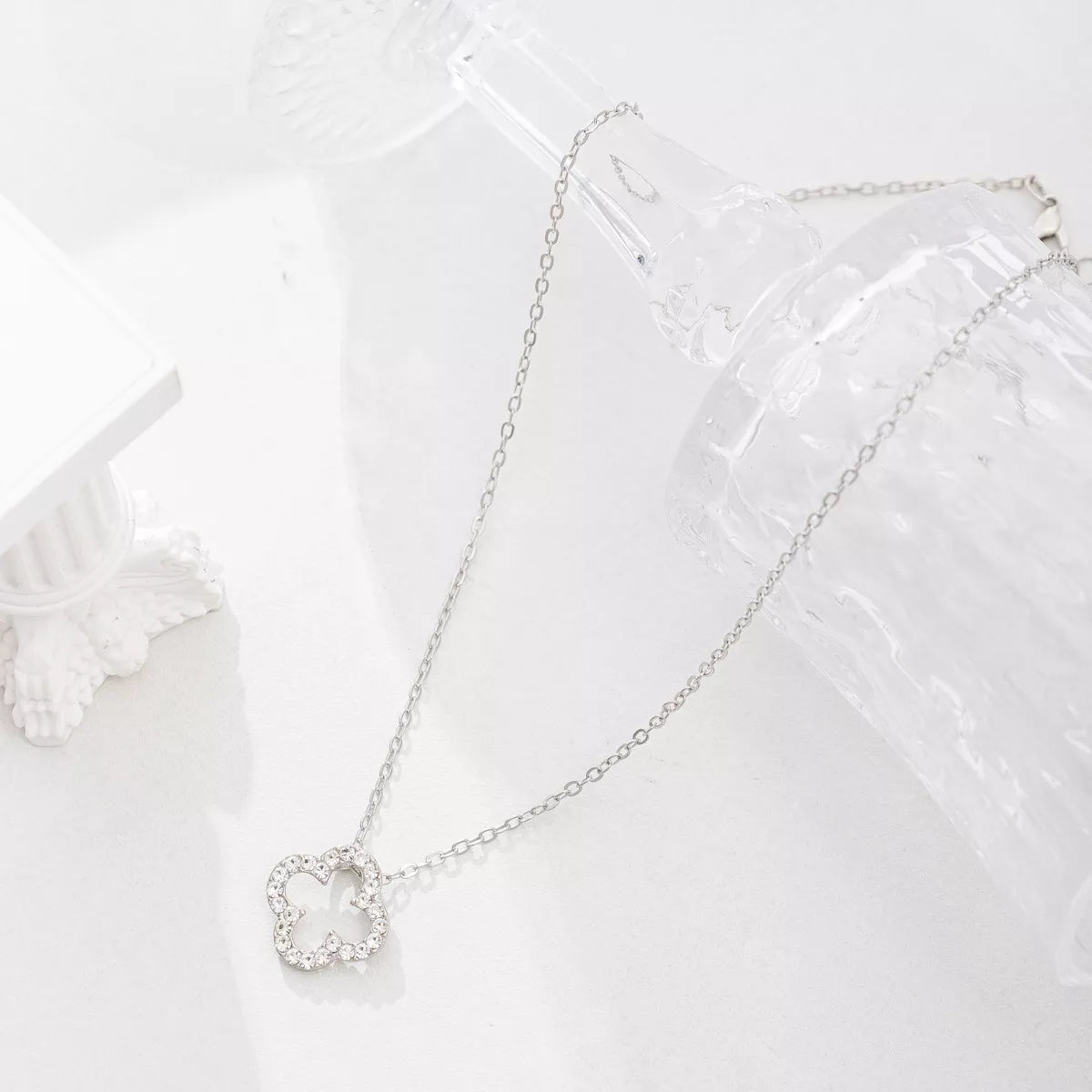 Clover Pendant Necklace 