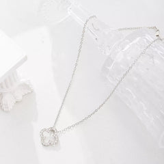Clover Pendant Necklace 